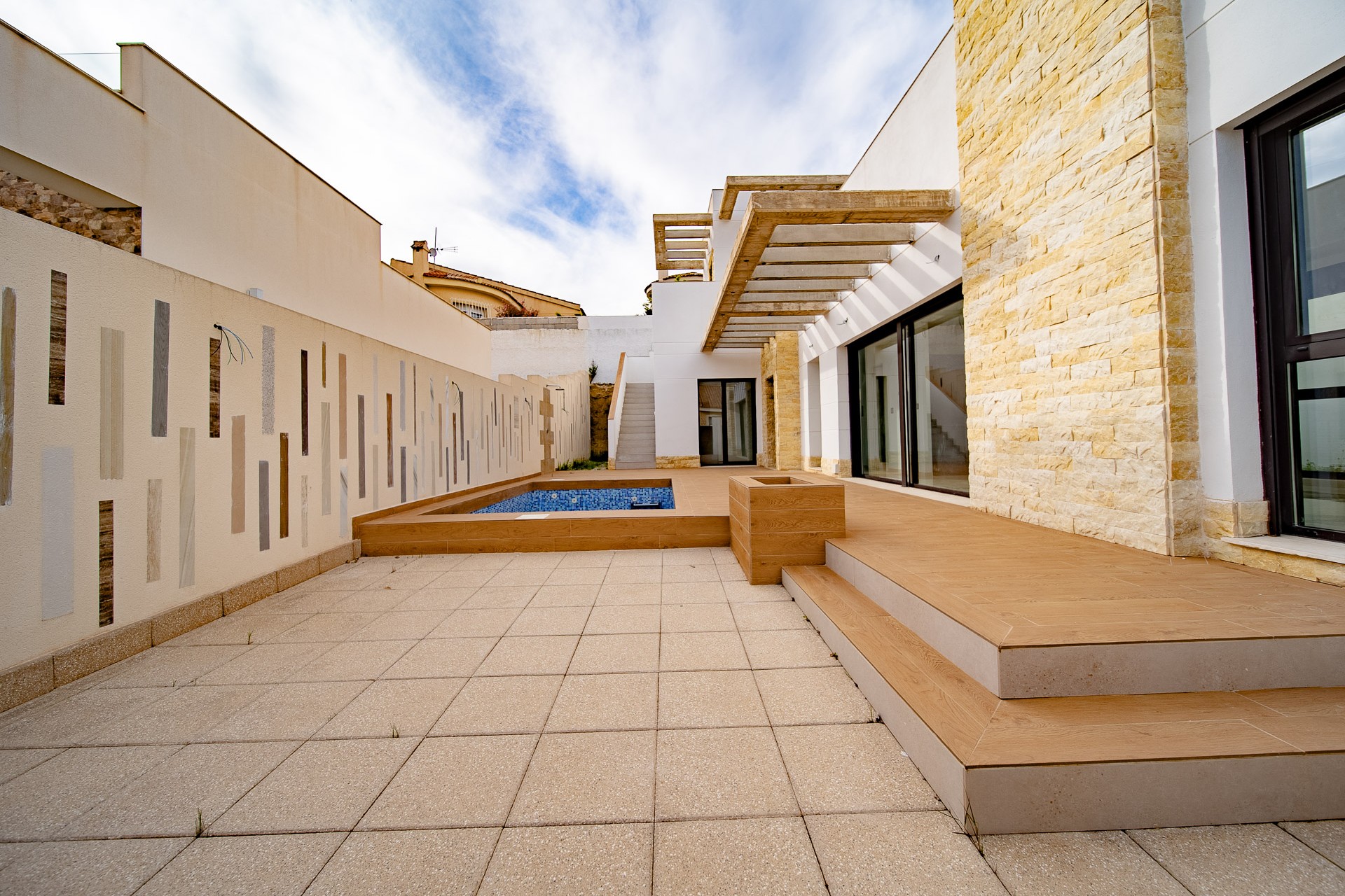 Resale - Villa -
Rojales