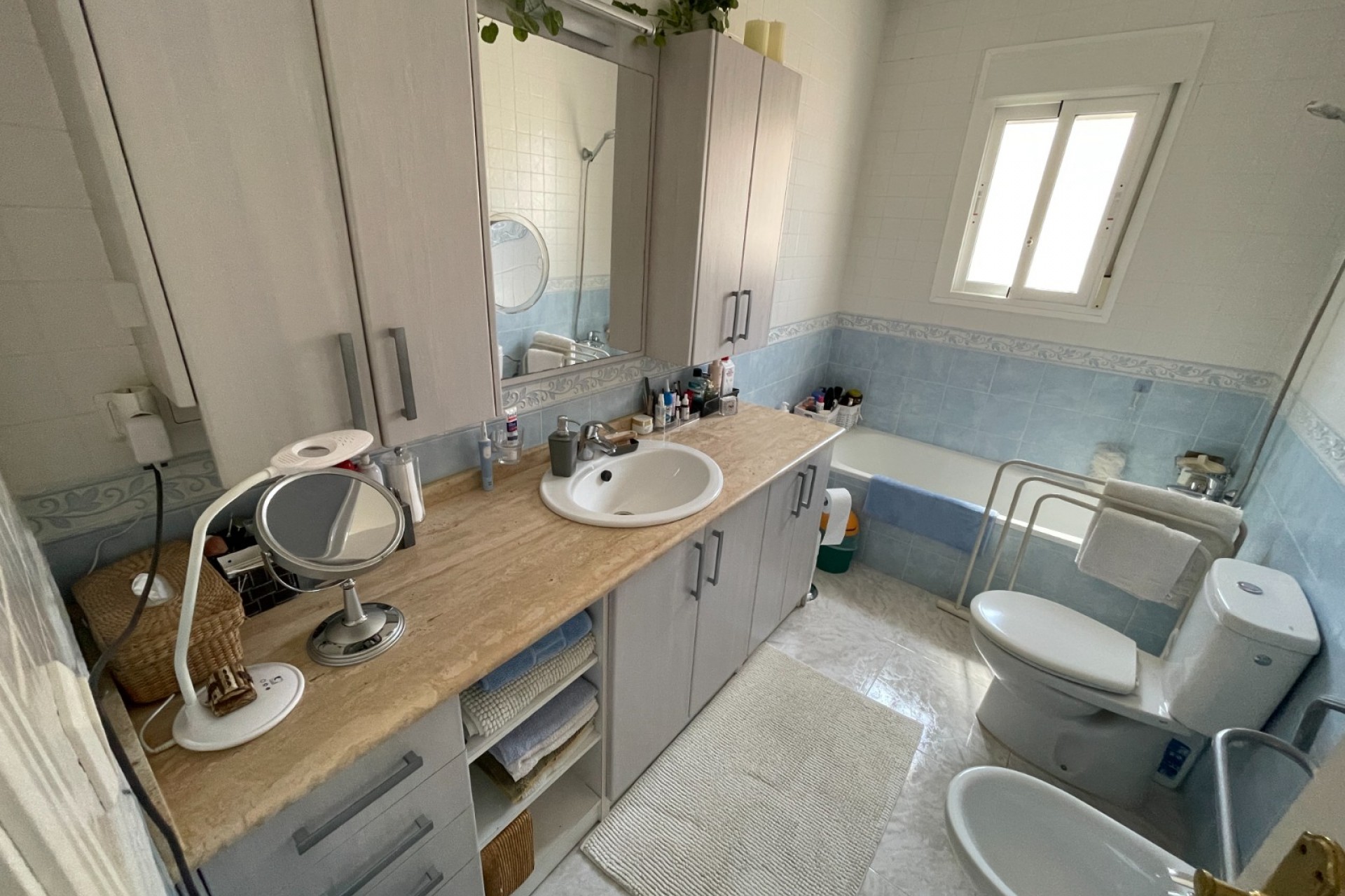 Resale - Villa -
Rojales