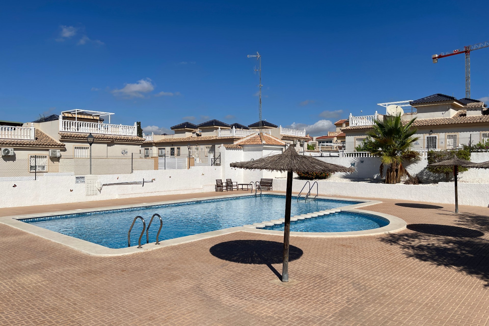 Resale - Villa -
Rojales