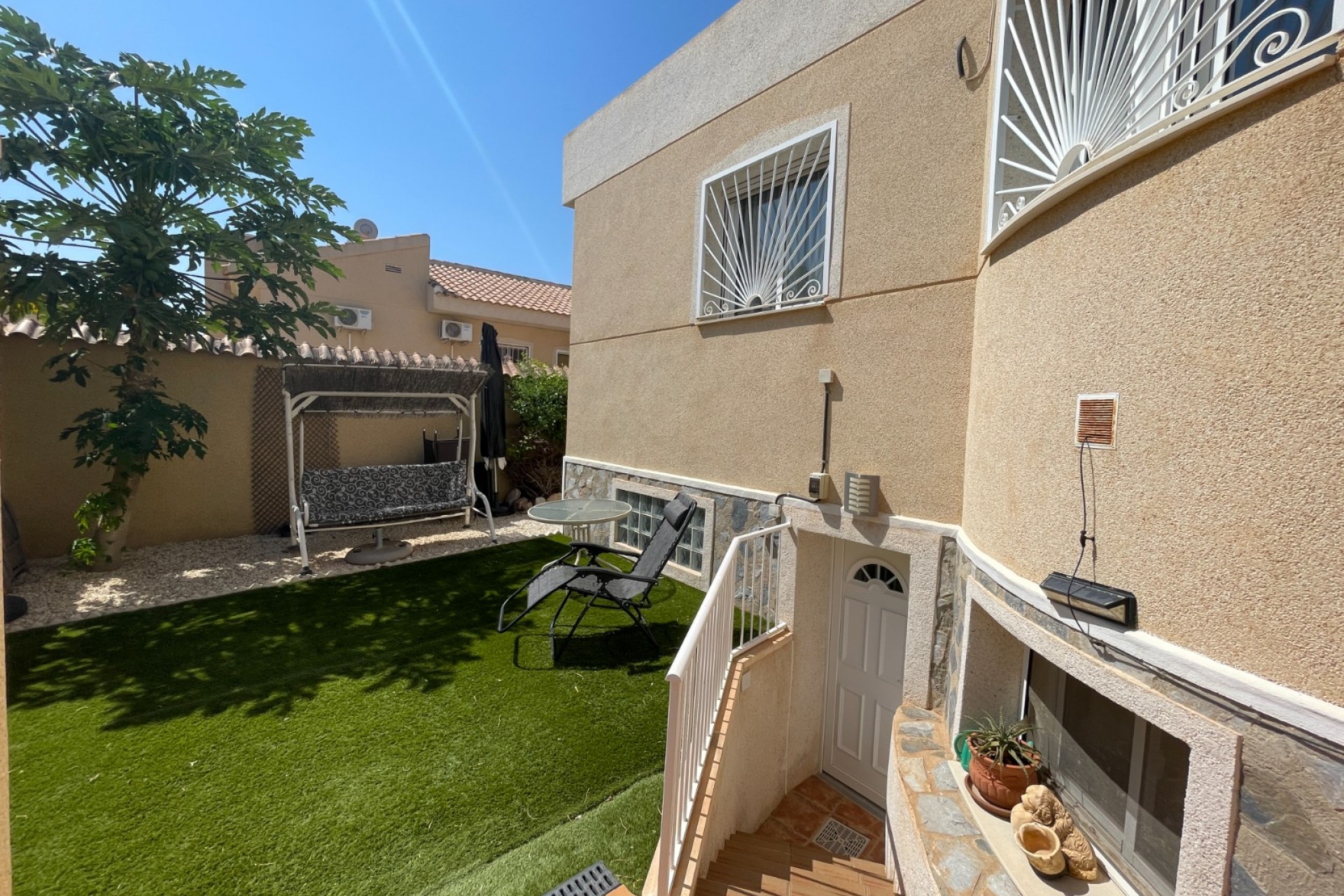 Resale - Villa -
Rojales