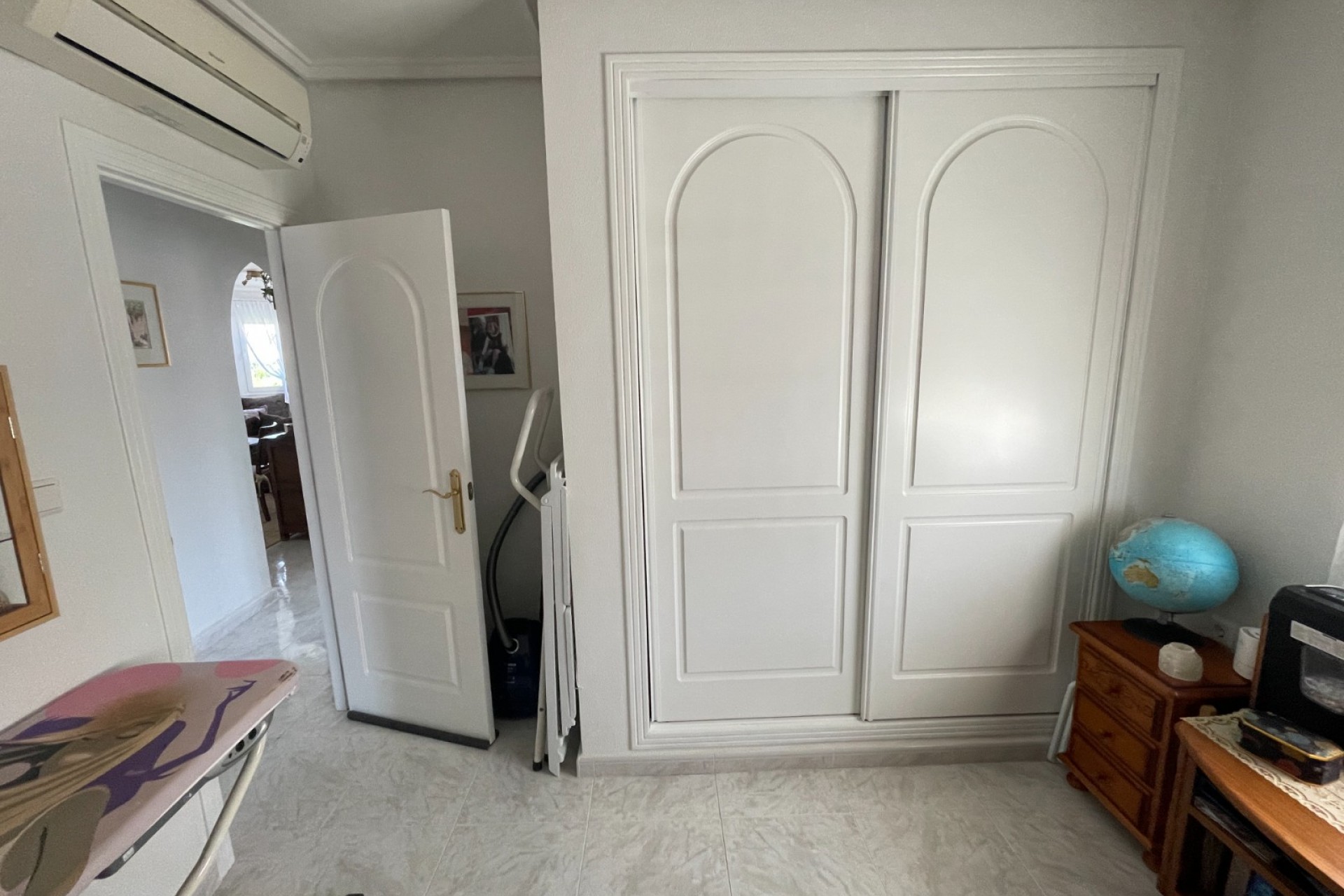 Resale - Villa -
Rojales