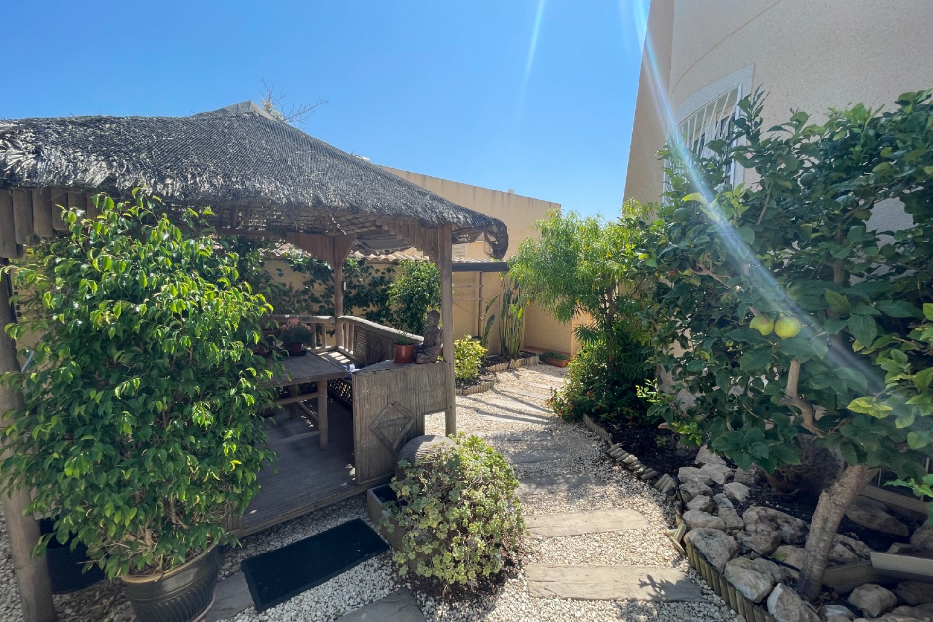 Resale - Villa -
Rojales