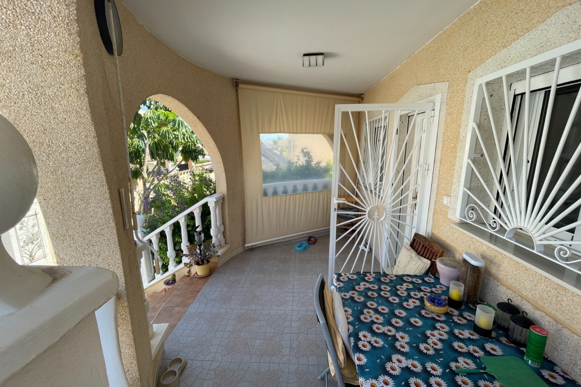 Resale - Villa -
Rojales