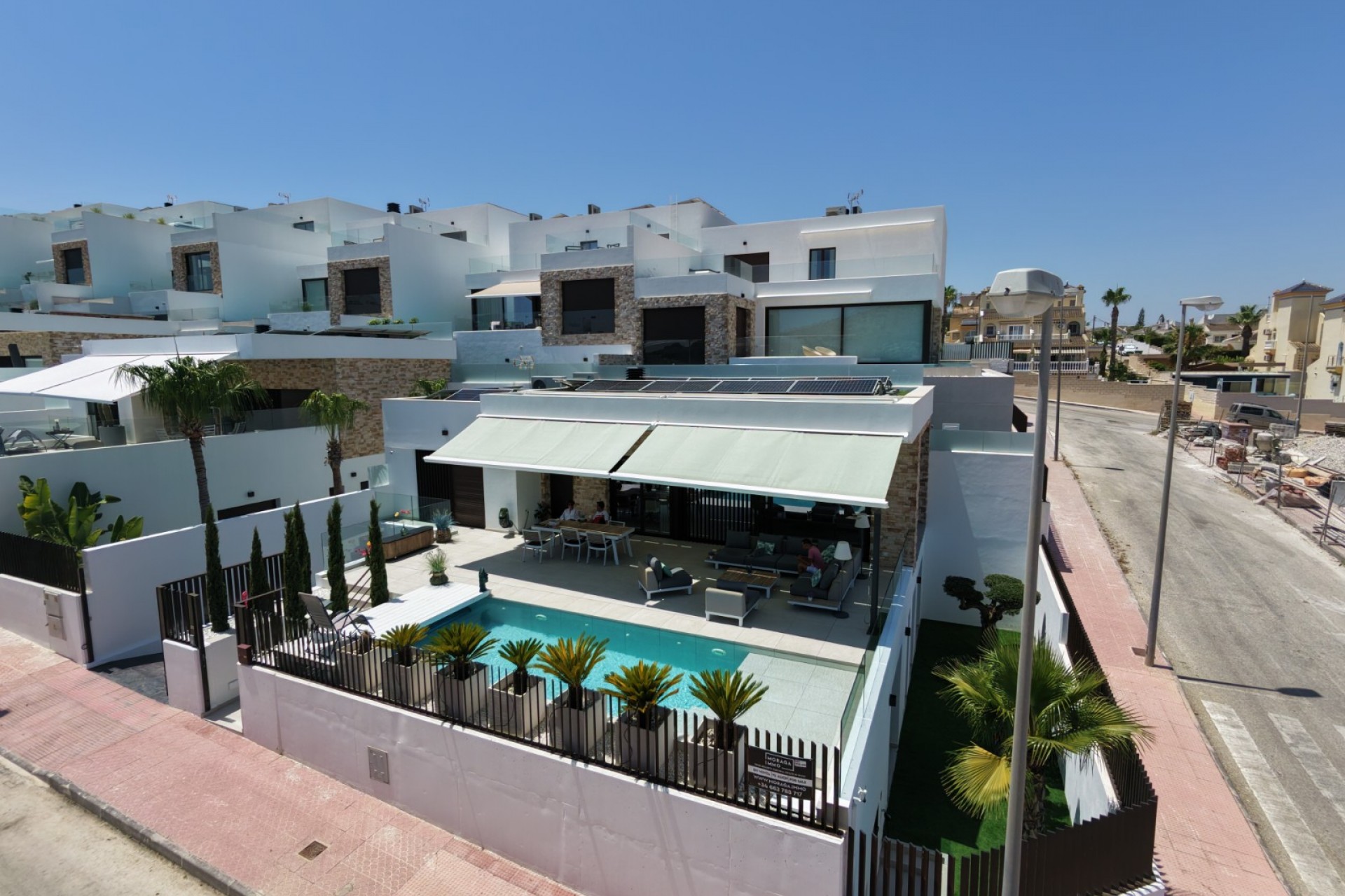 Resale - Villa -
Rojales