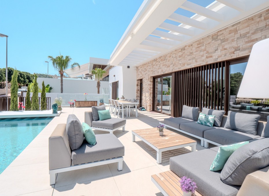 Resale - Villa -
Rojales
