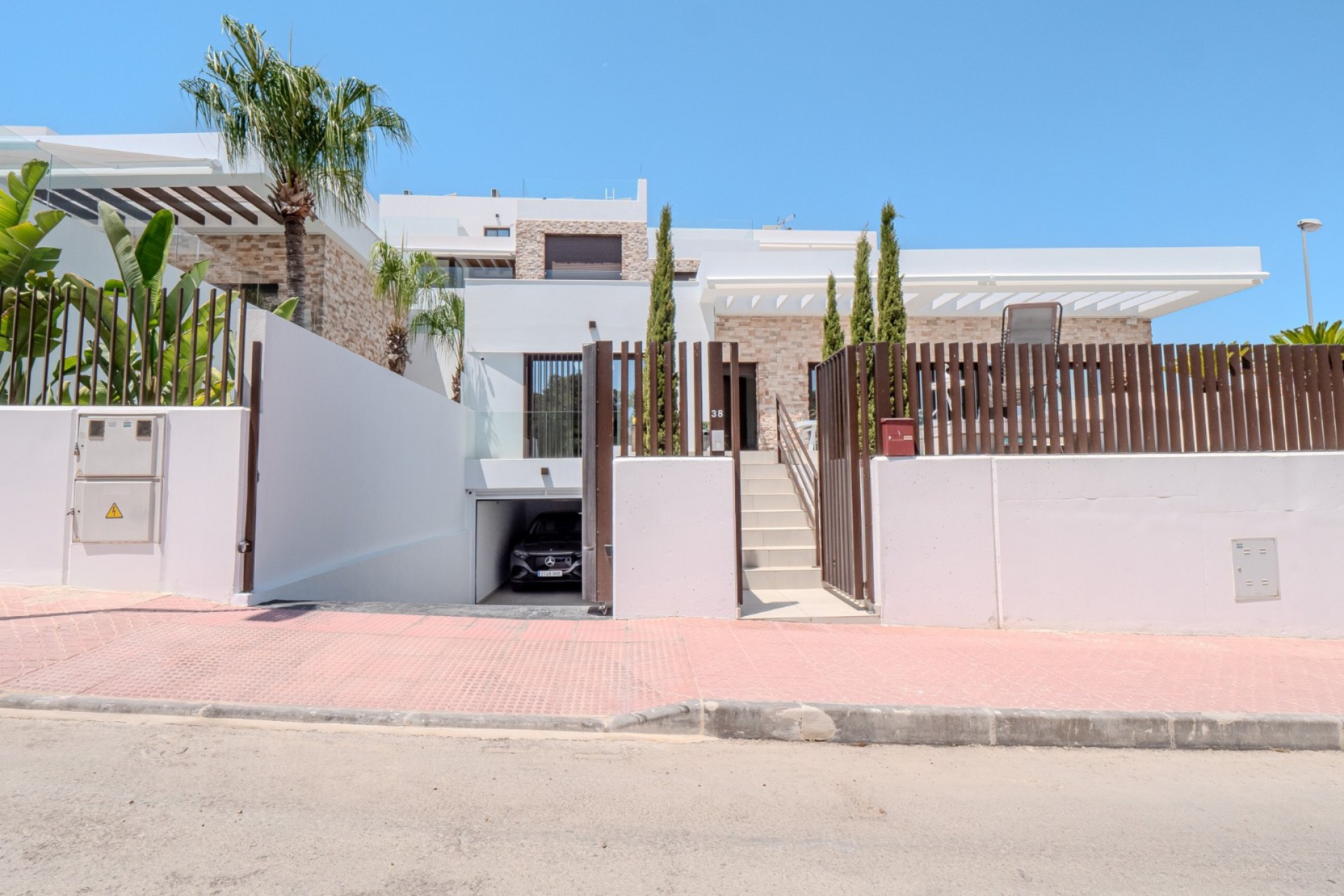 Resale - Villa -
Rojales