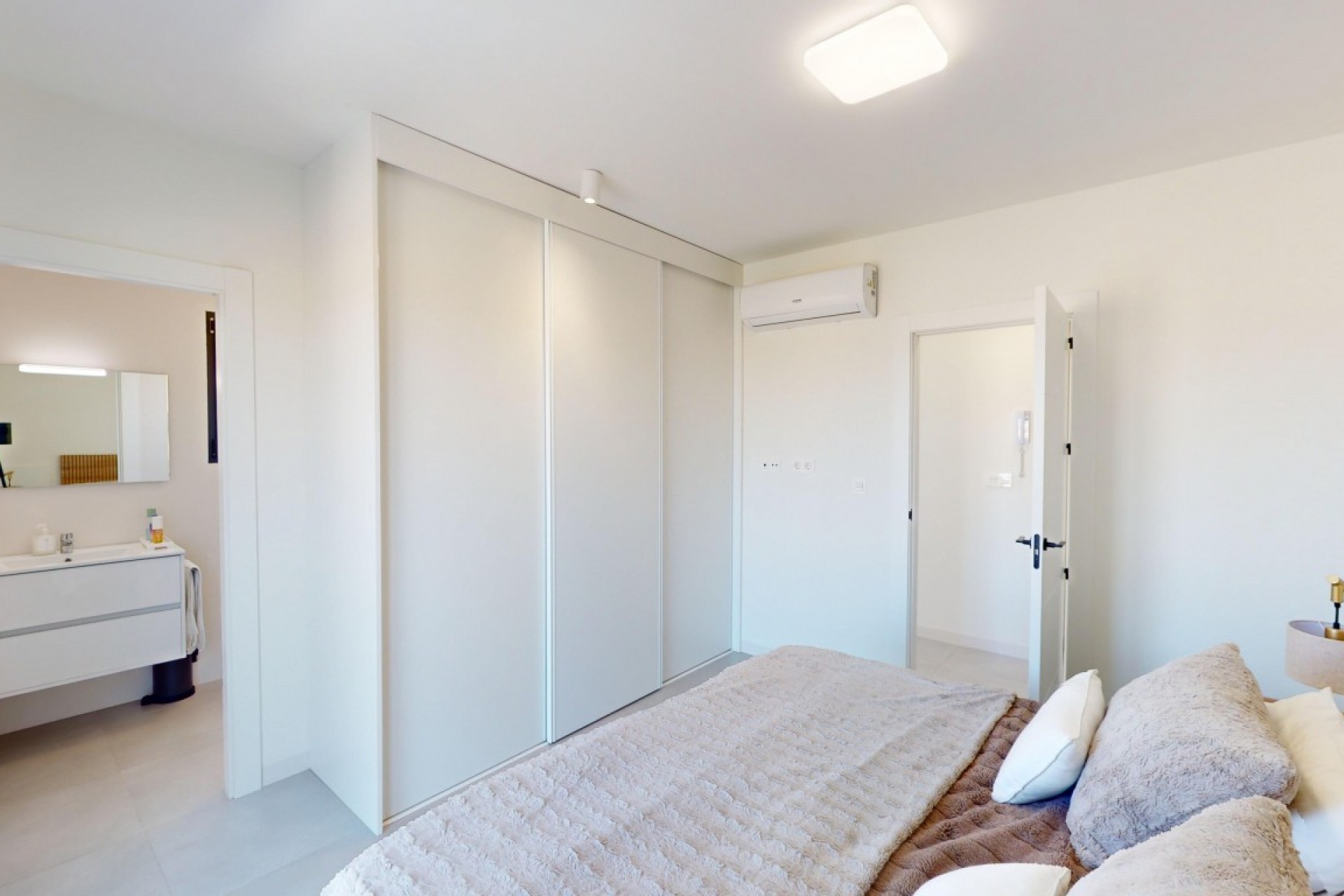 Resale - Villa -
Roldan