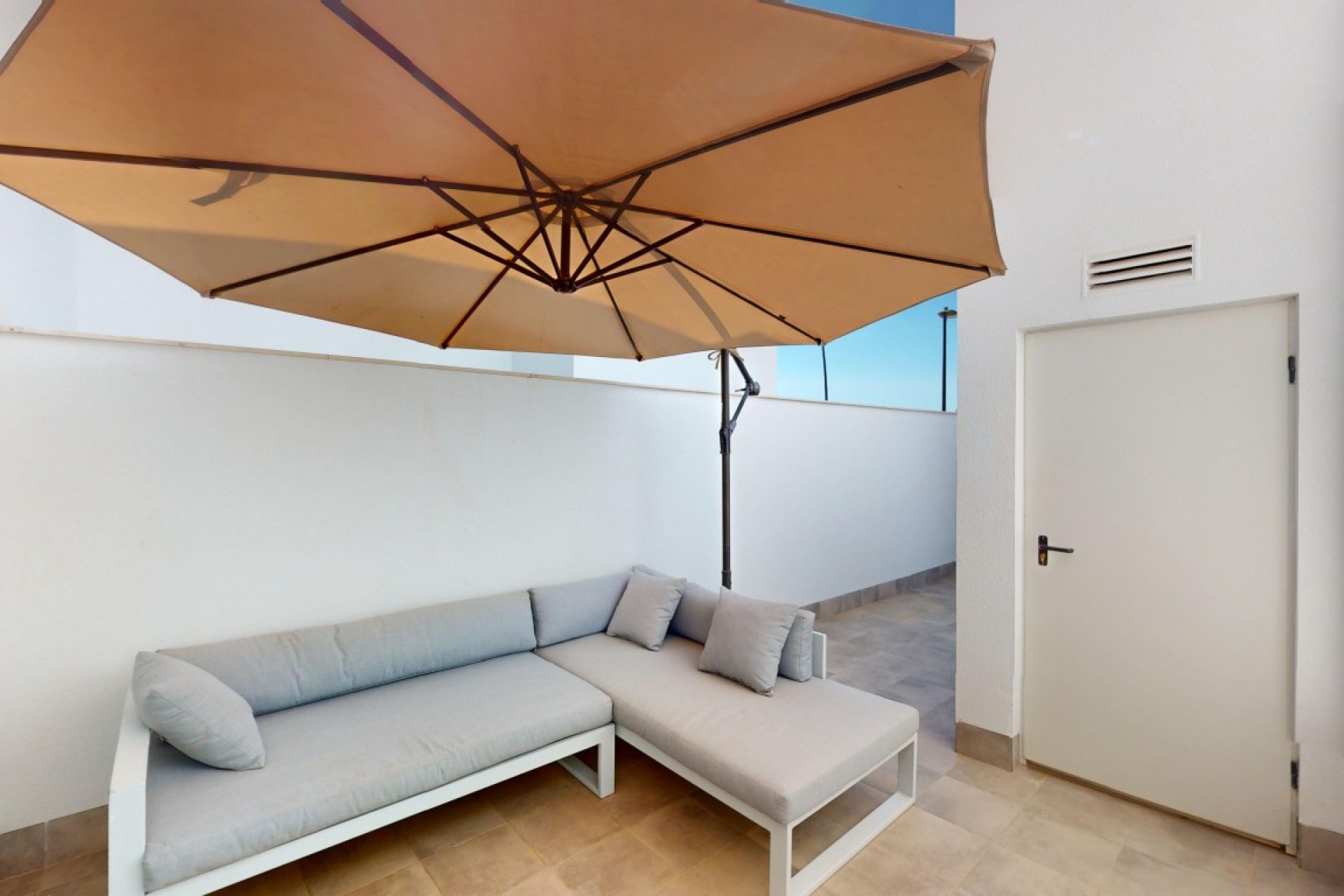 Resale - Villa -
Roldan