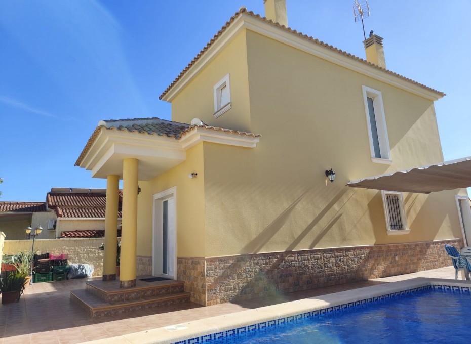 Resale - Villa -
San Fulgencio - La Marina