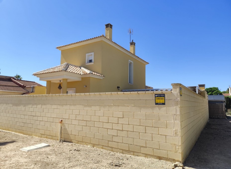 Resale - Villa -
San Fulgencio - La Marina