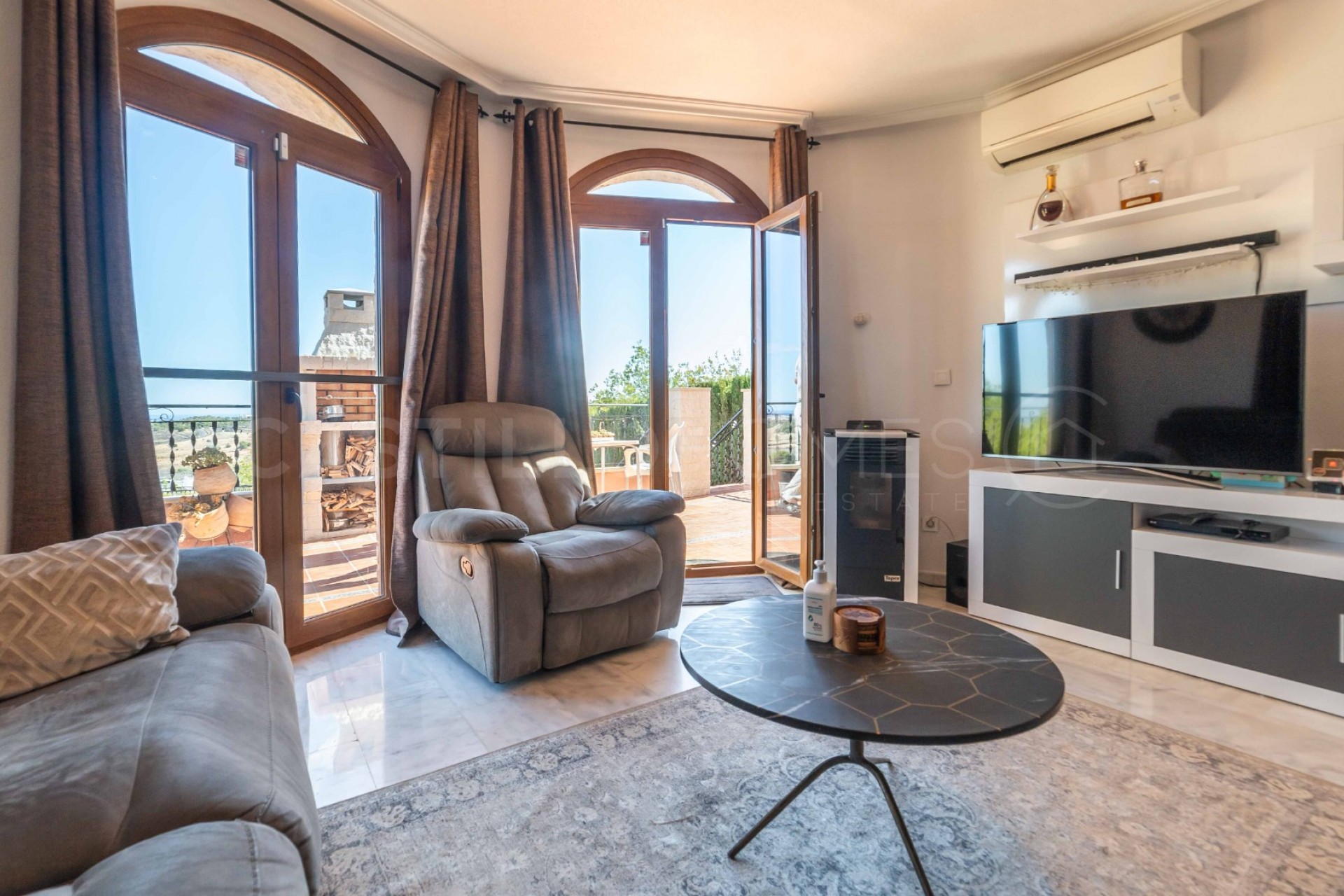 Resale - Villa -
San Miguel de Salinas