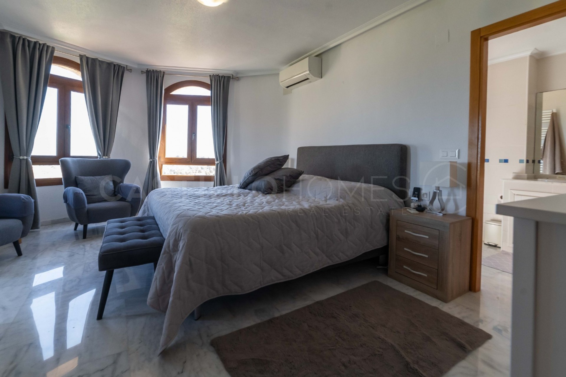 Resale - Villa -
San Miguel de Salinas