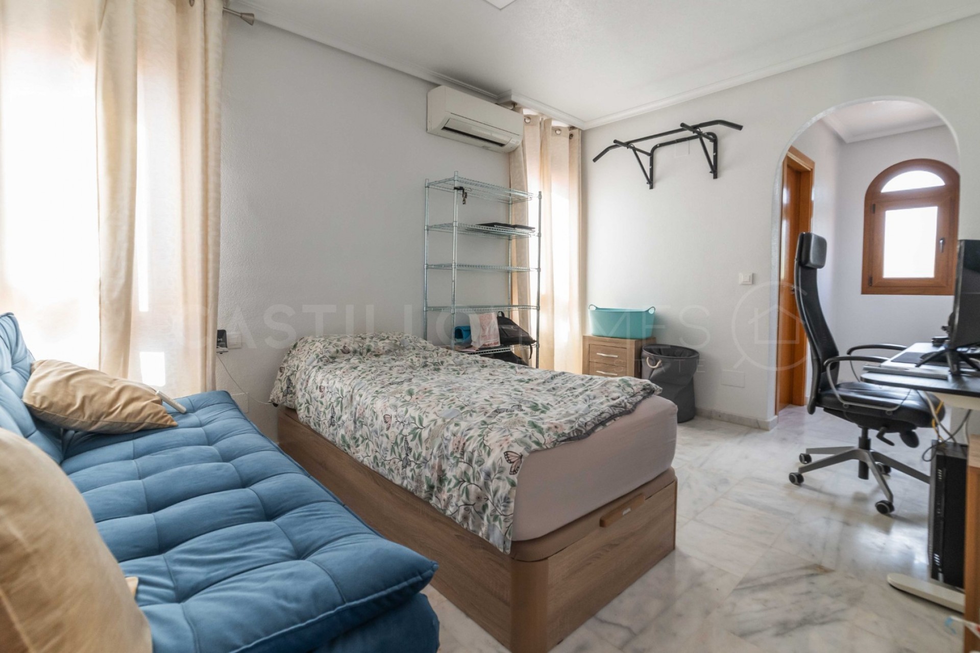 Resale - Villa -
San Miguel de Salinas