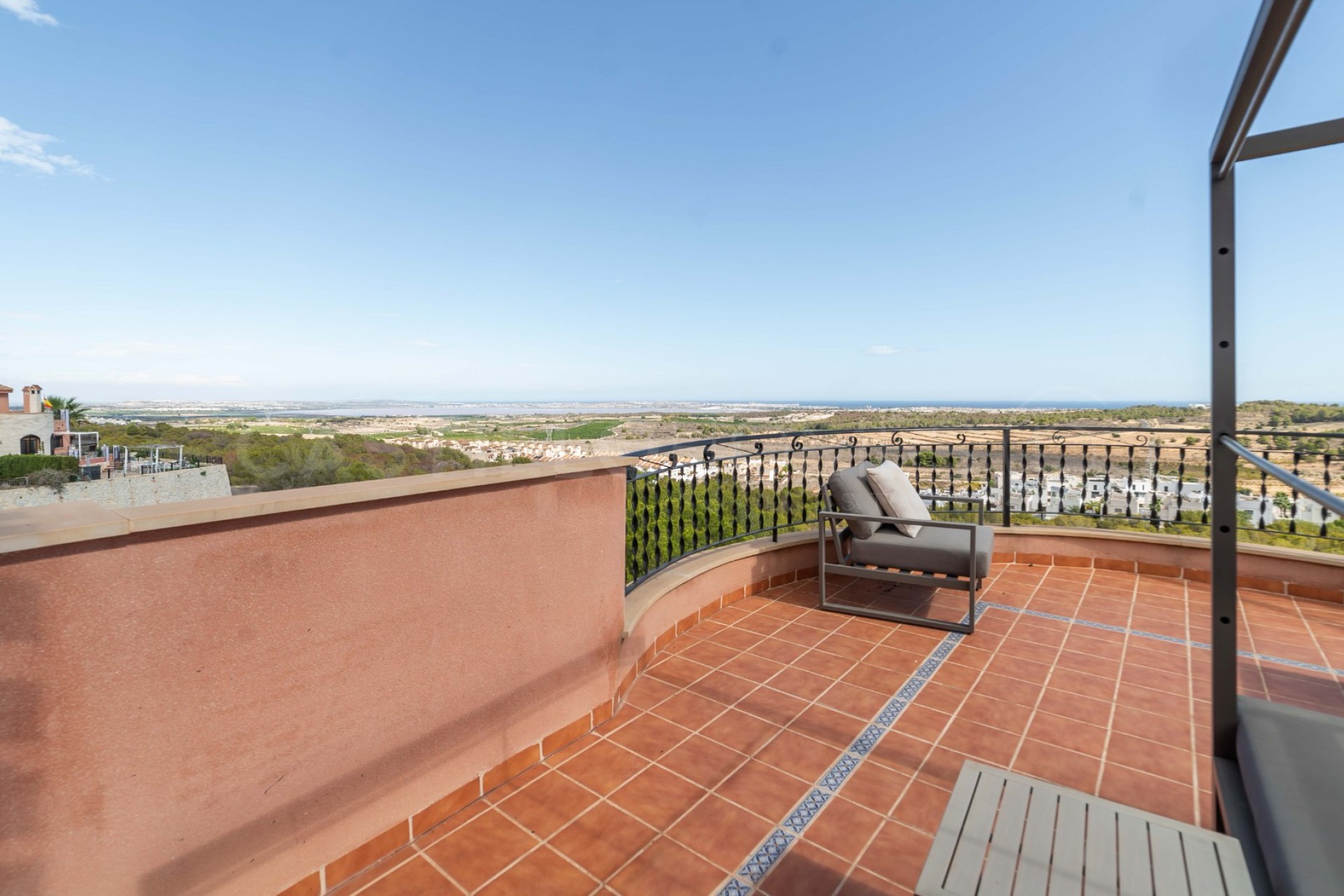 Resale - Villa -
San Miguel de Salinas