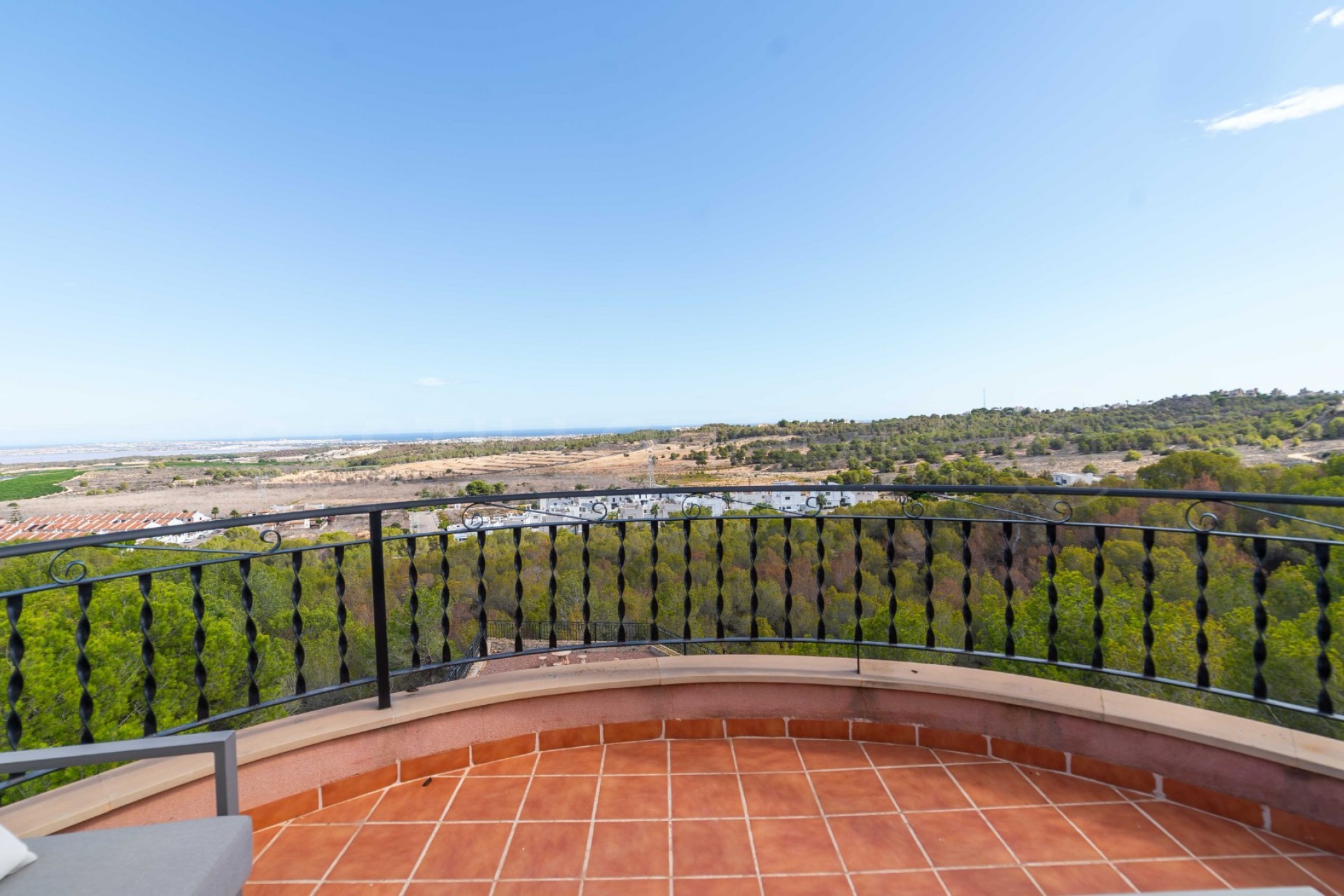 Resale - Villa -
San Miguel de Salinas