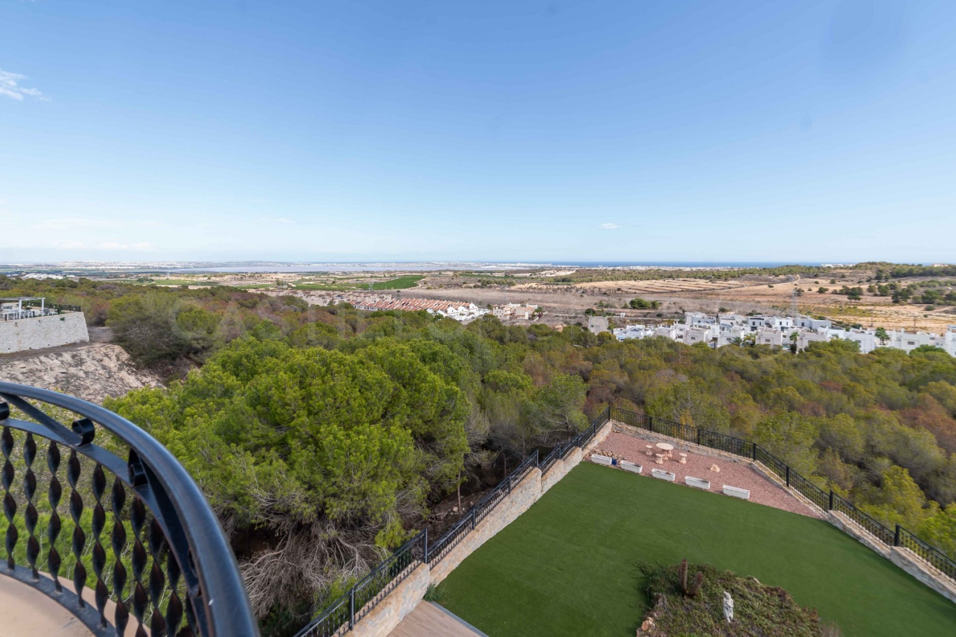 Resale - Villa -
San Miguel de Salinas