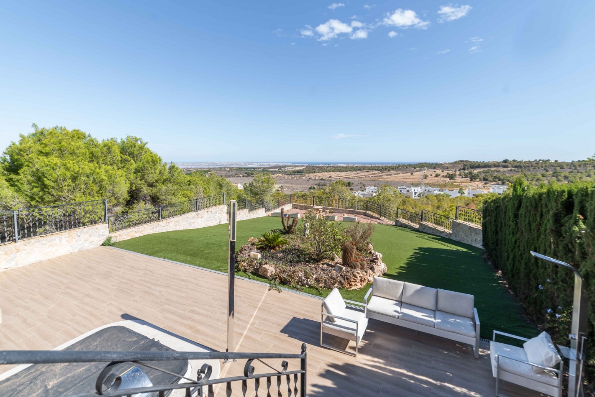 Resale - Villa -
San Miguel de Salinas