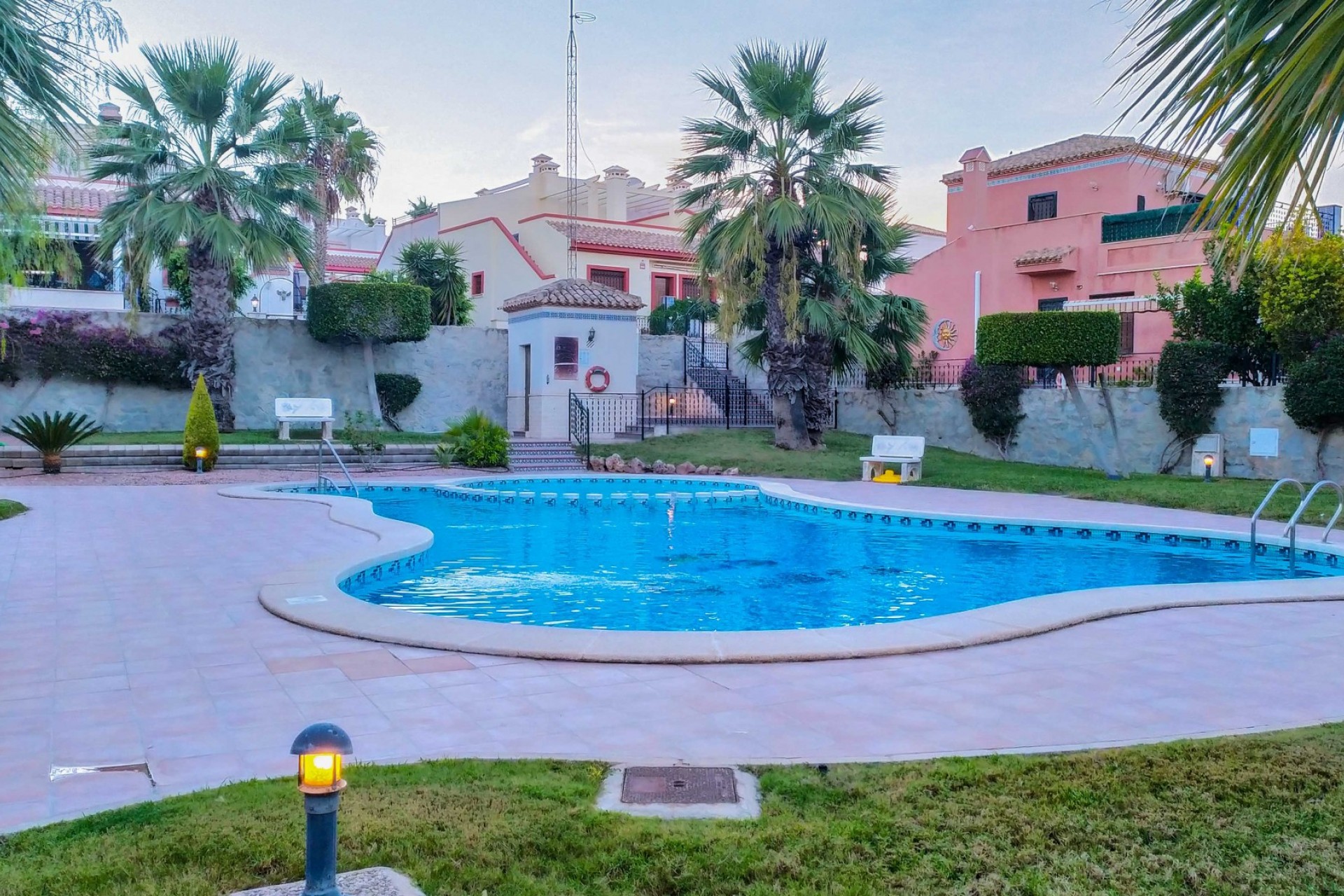 Resale - Villa -
San Miguel de Salinas