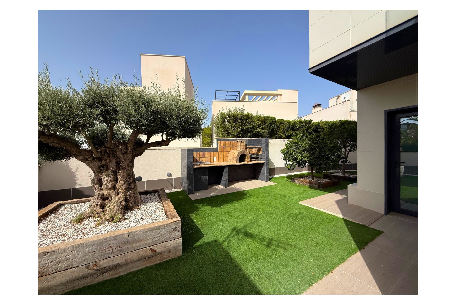 Resale - Villa -
San Miguel de Salinas