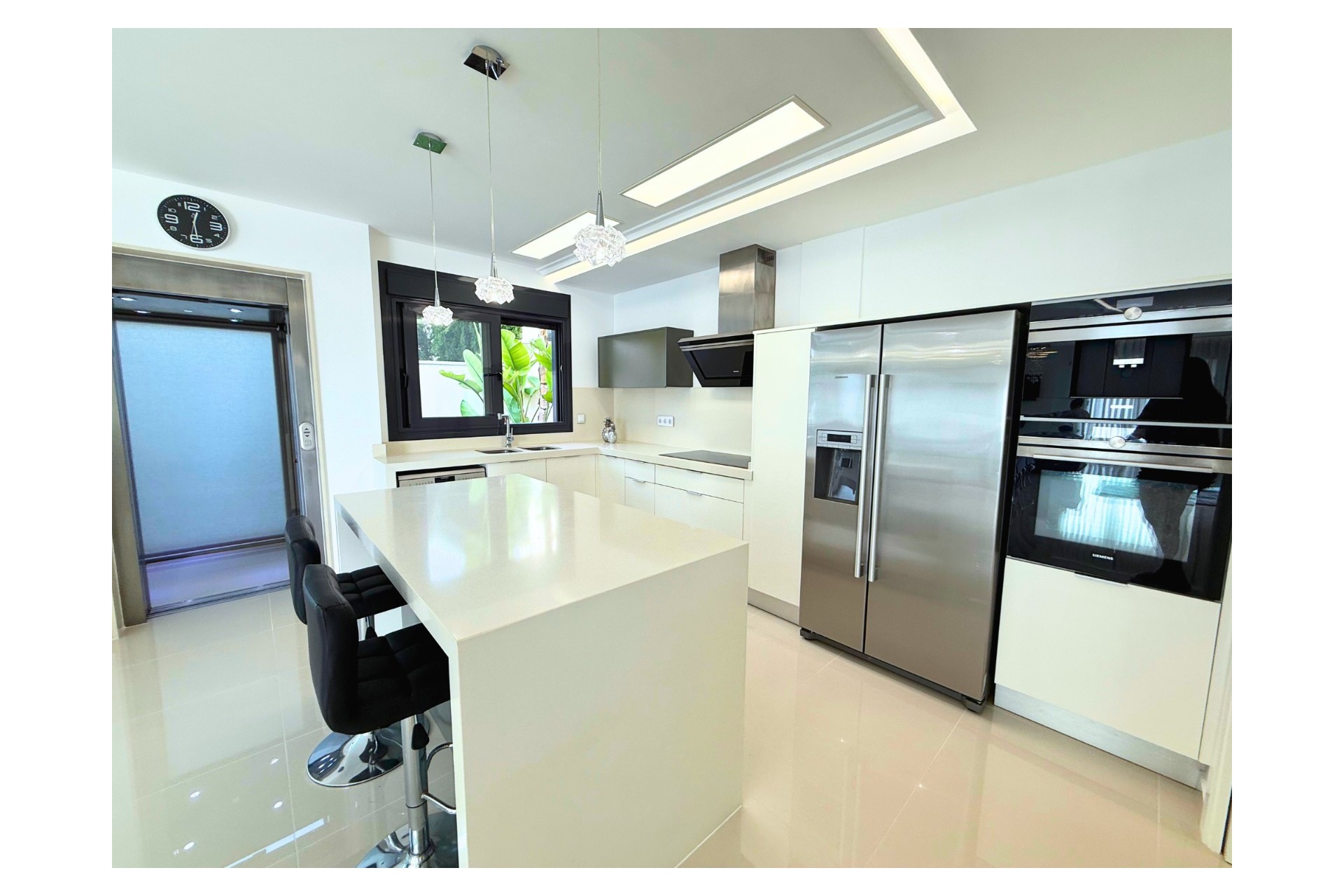 Resale - Villa -
San Miguel de Salinas