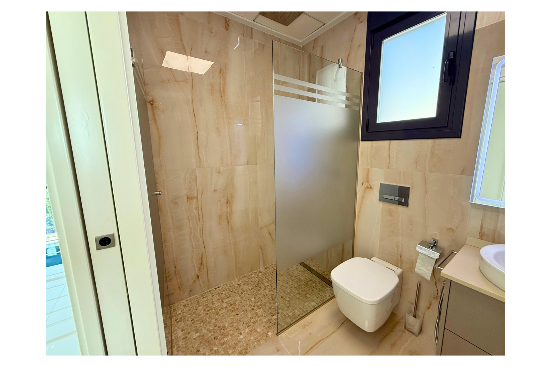 Resale - Villa -
San Miguel de Salinas