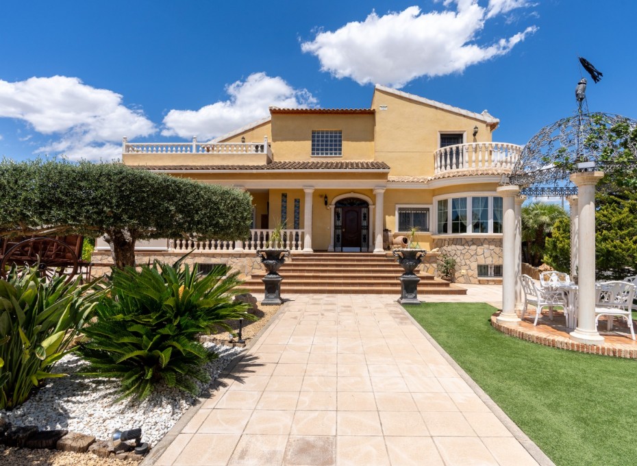 Resale - Villa -
San Vicente del Raspeig