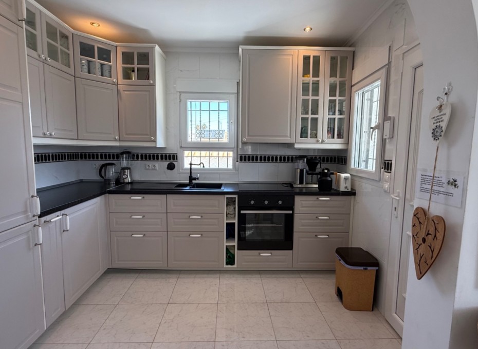 Resale - Villa -
Torrevieja - Costa Blanca