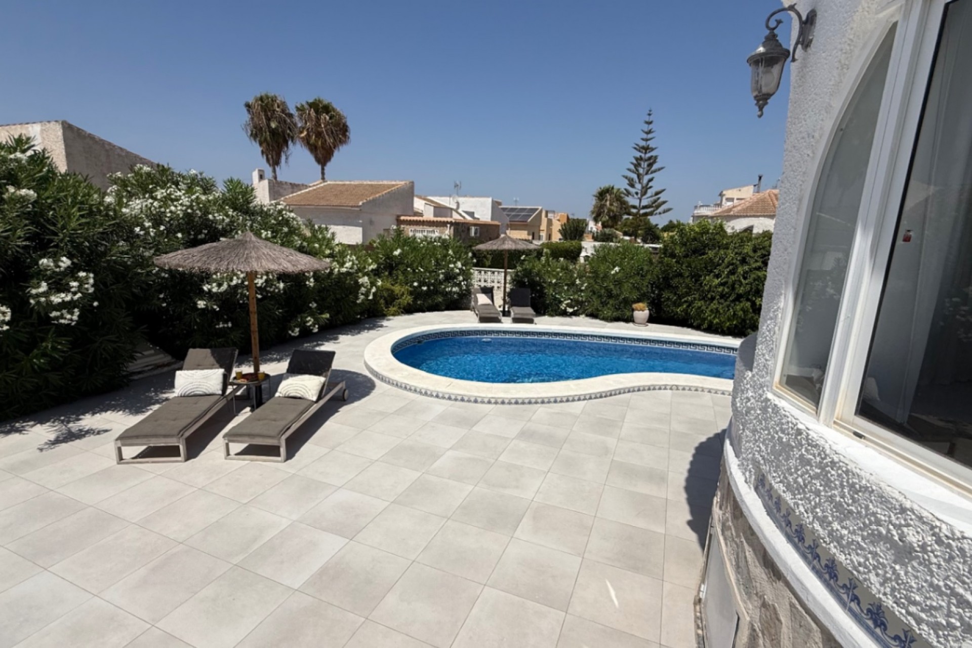 Resale - Villa -
Torrevieja - Costa Blanca