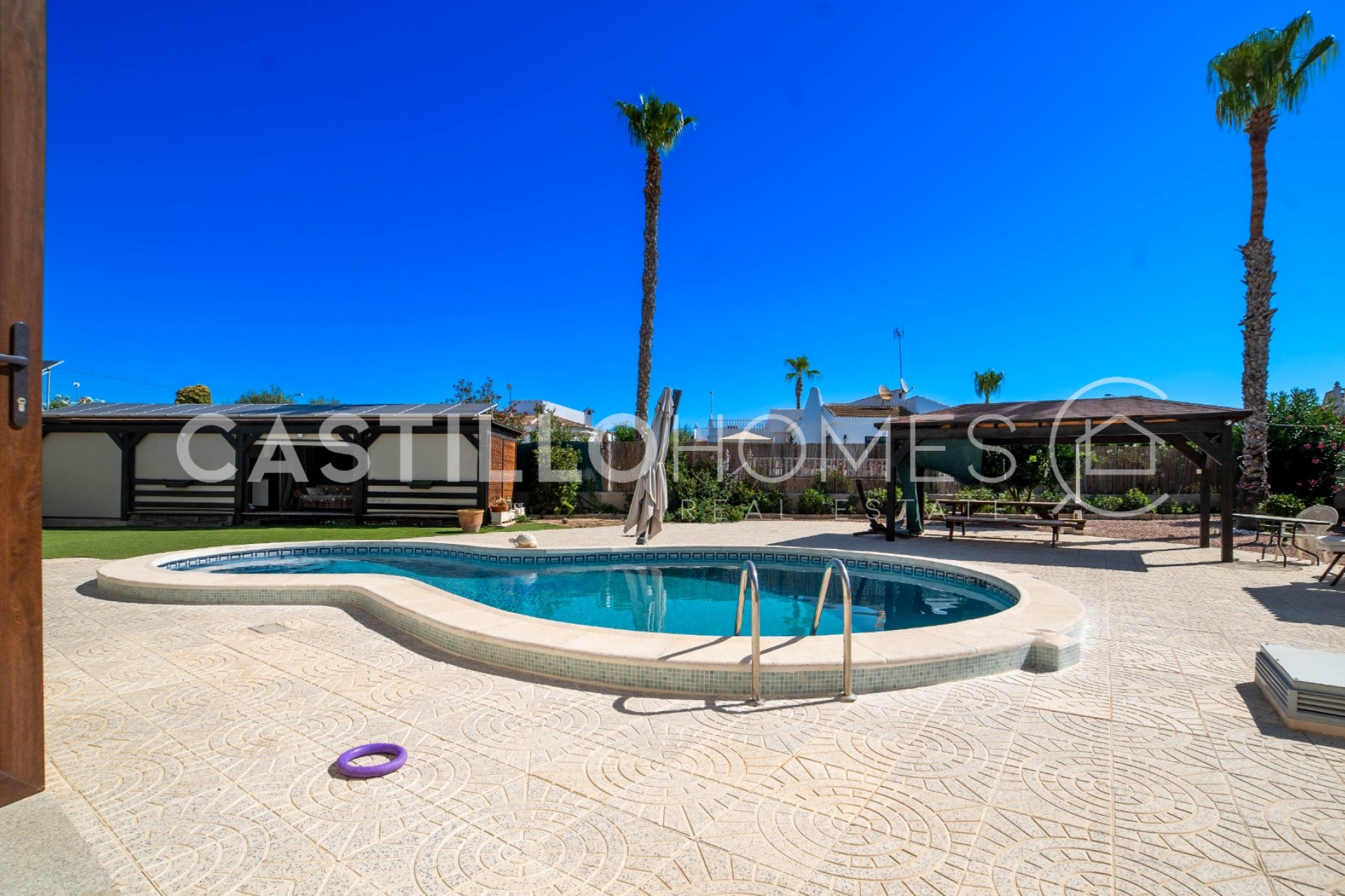 Resale - Villa -
Torrevieja - El chaparral