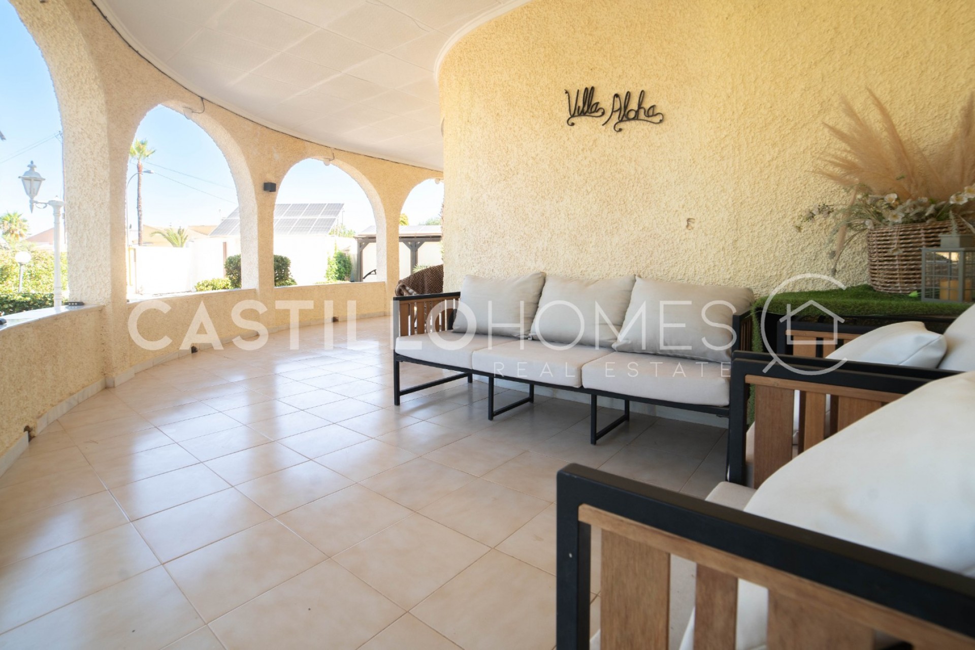 Resale - Villa -
Torrevieja - El chaparral