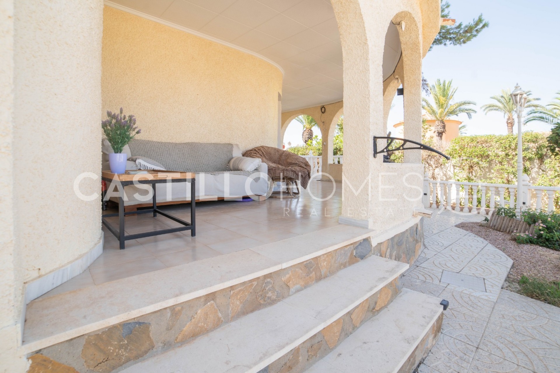 Resale - Villa -
Torrevieja - El chaparral