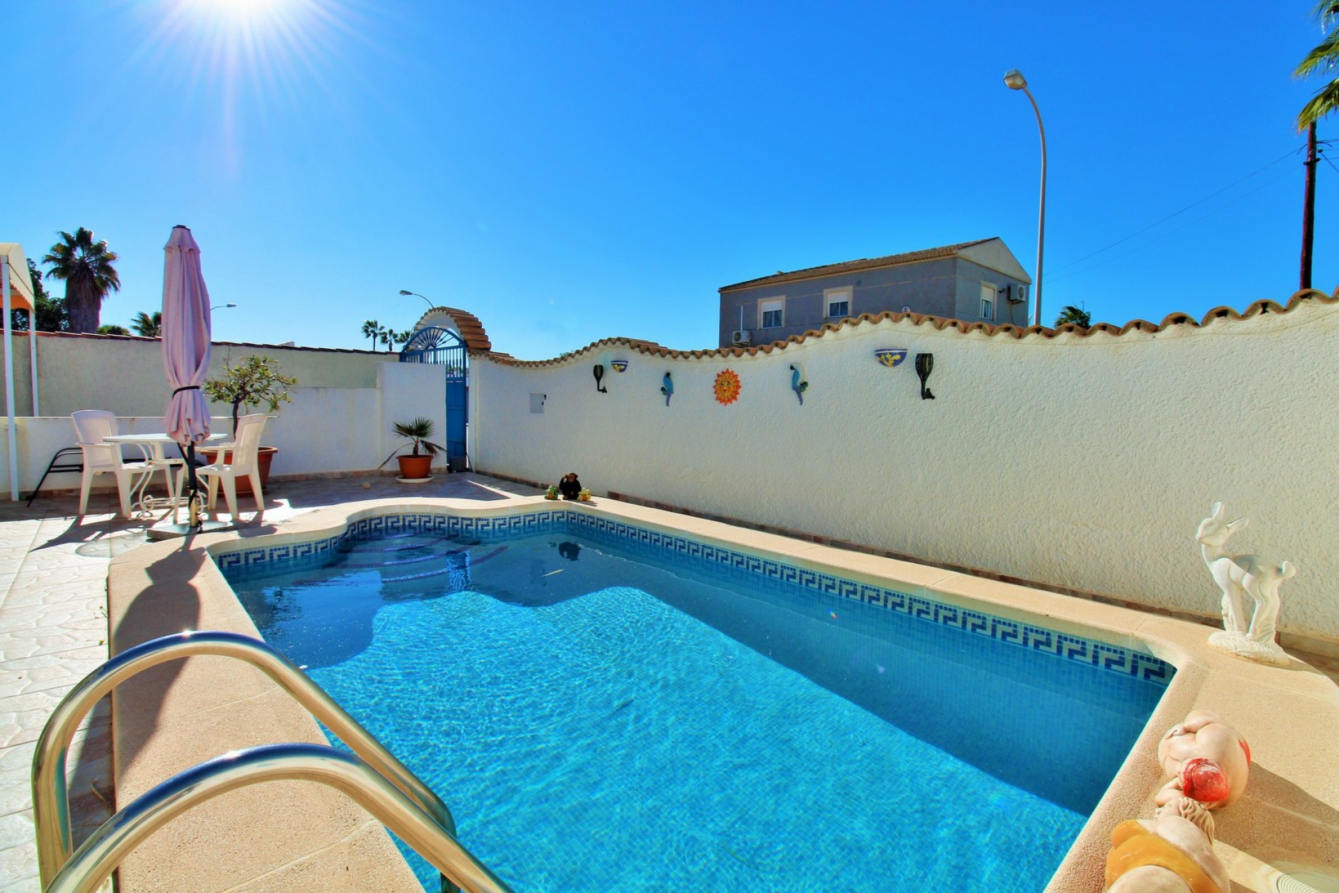 Resale - Villa -
Torrevieja - El Chaparral