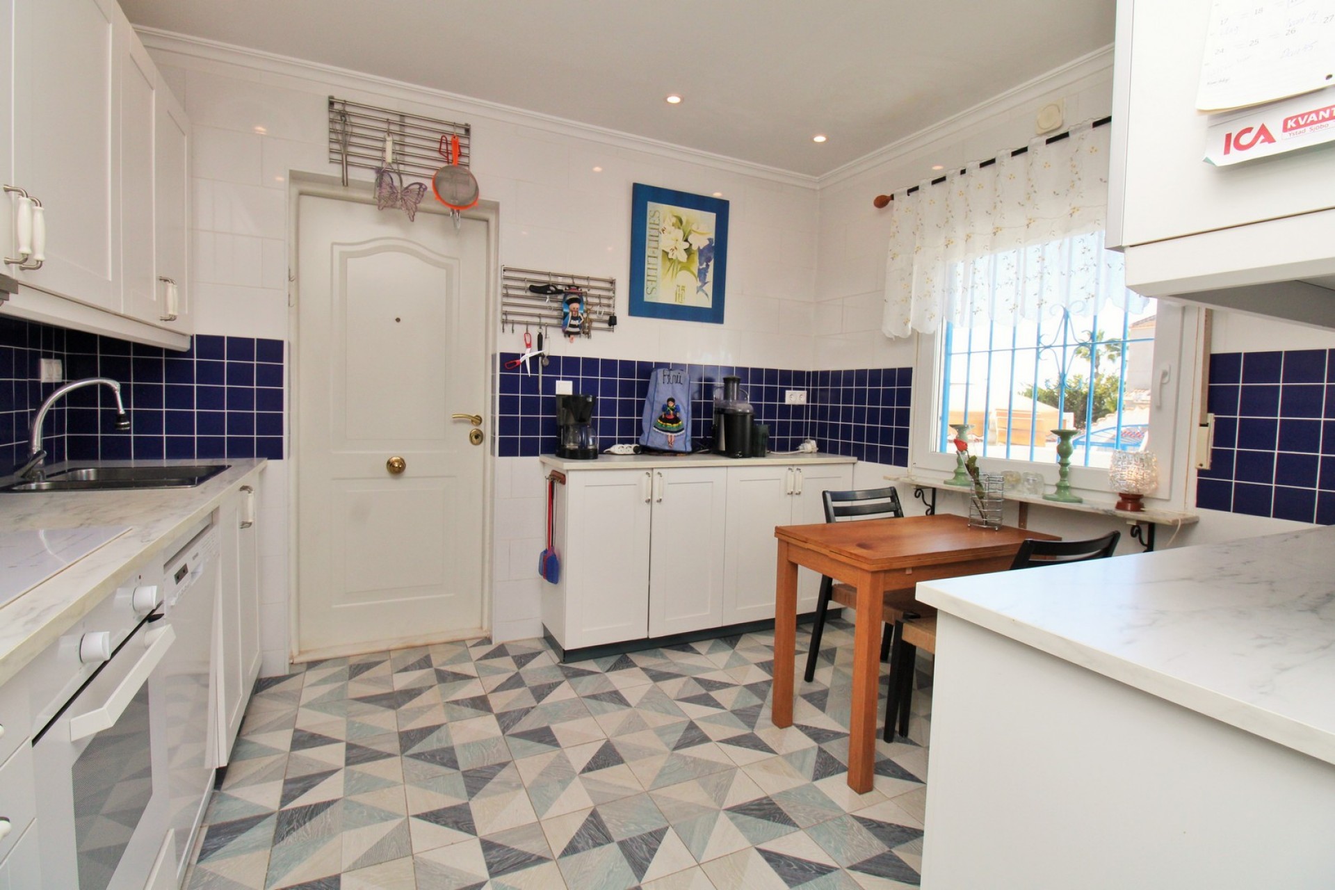 Resale - Villa -
Torrevieja - El Chaparral