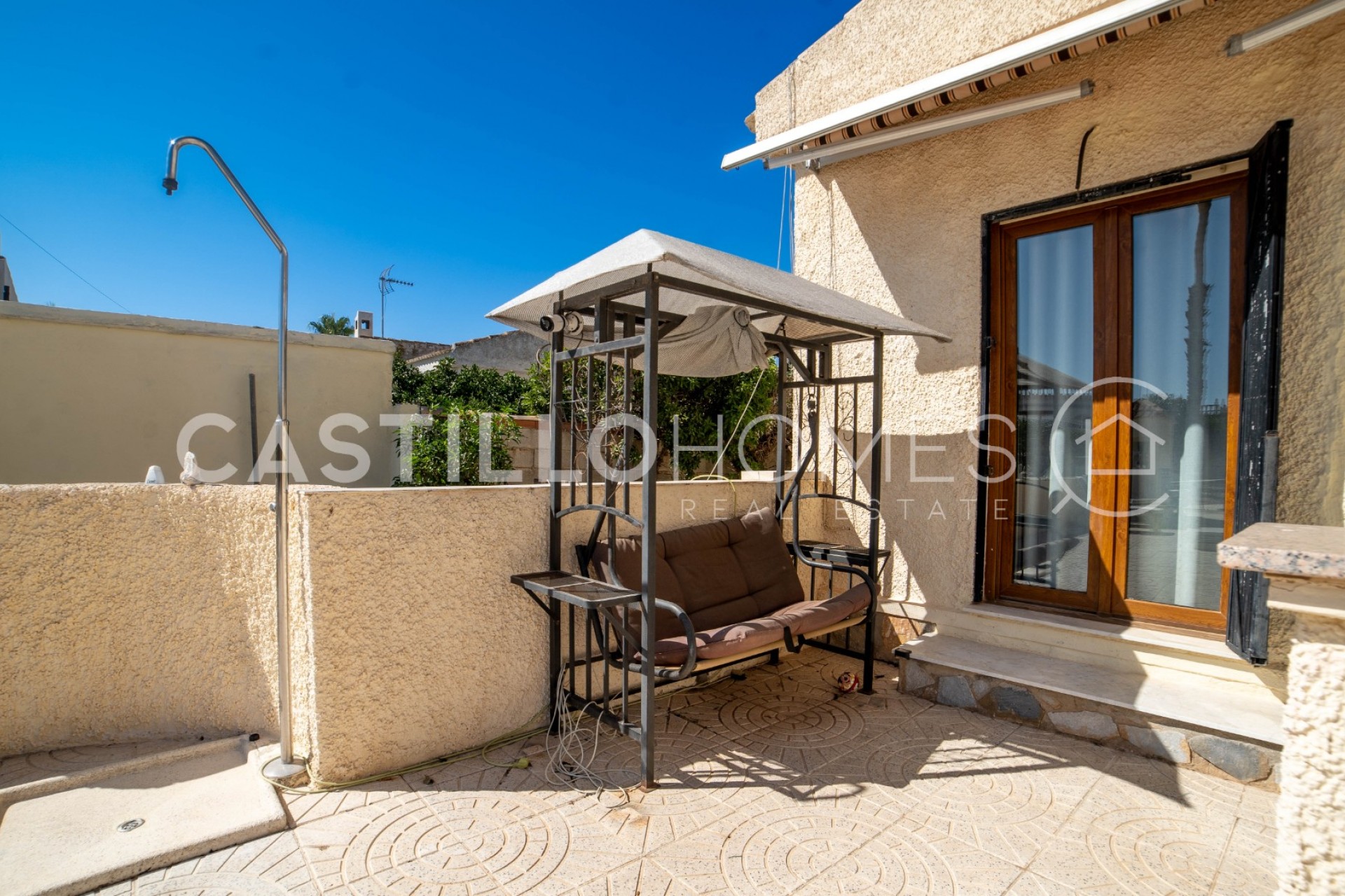 Resale - Villa -
Torrevieja - El chaparral