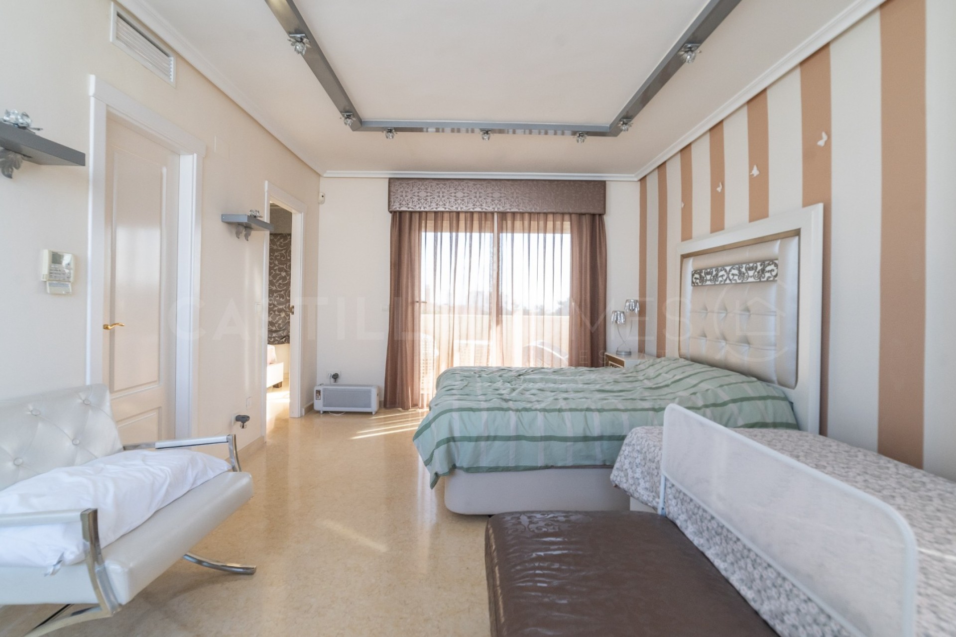 Resale - Villa -
Torrevieja - La Mata