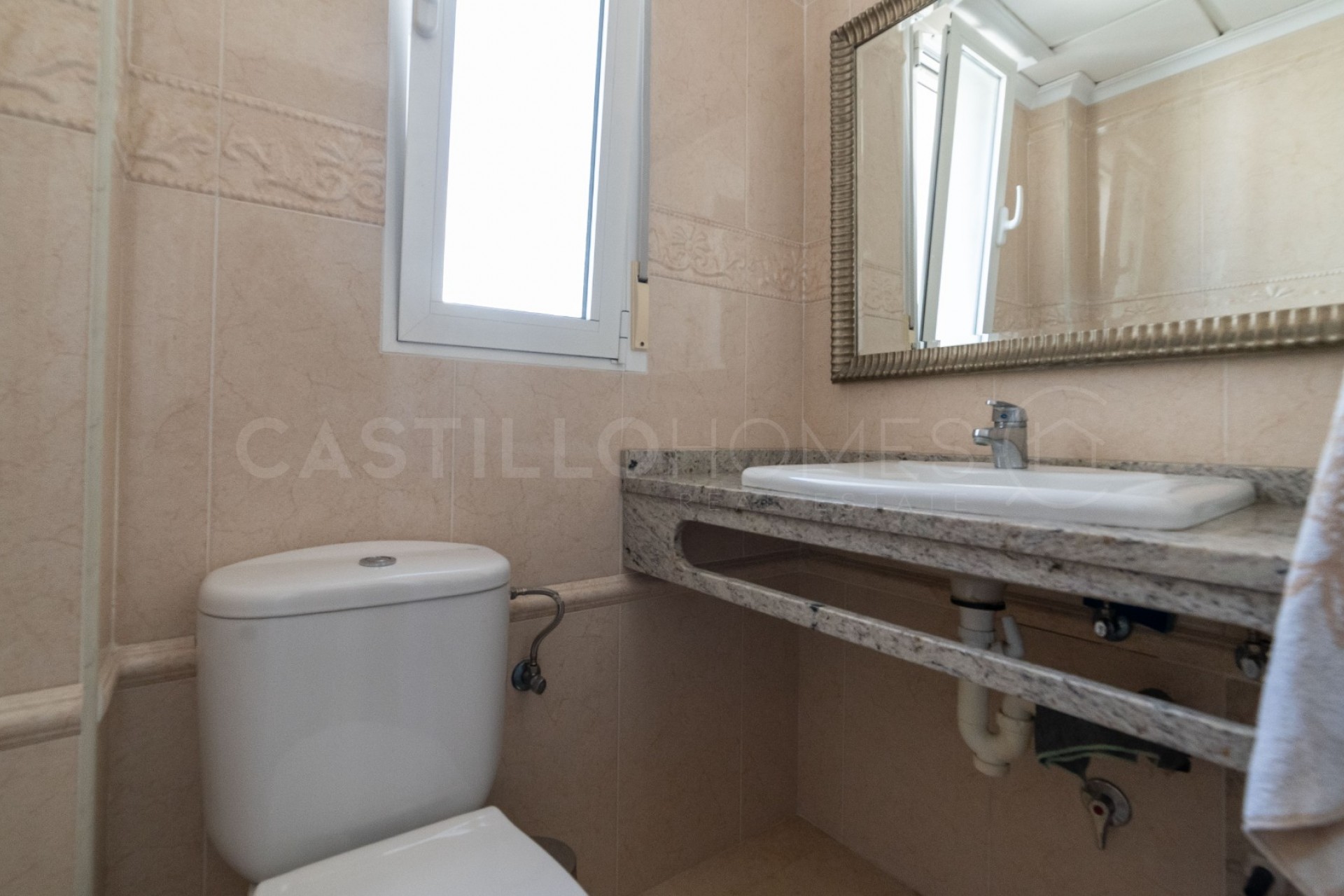 Resale - Villa -
Torrevieja - La Mata