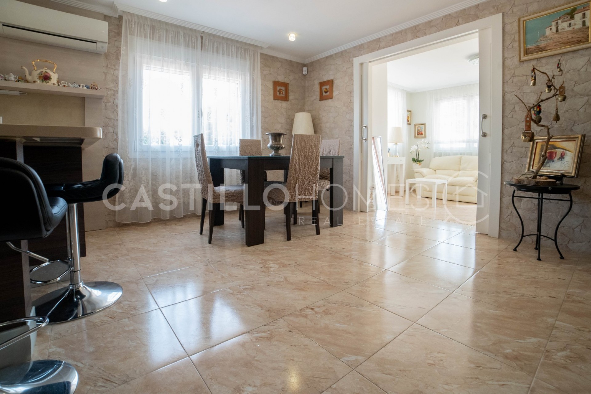 Resale - Villa -
Torrevieja - Los Balcones