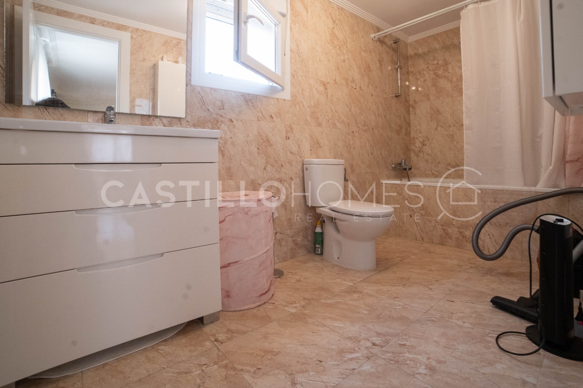 Resale - Villa -
Torrevieja - Los Balcones
