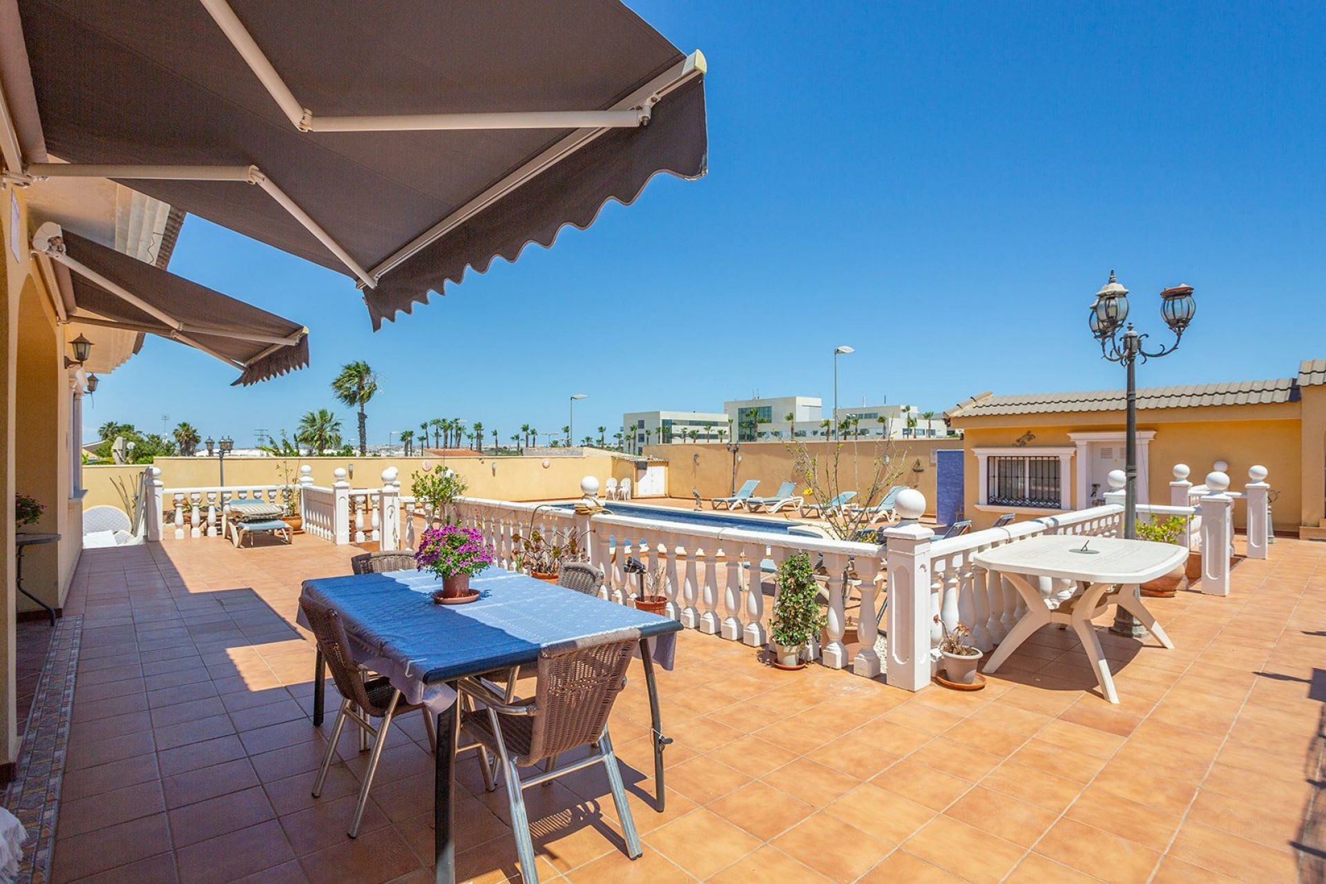 Resale - Villa -
Torrevieja - Los balcones