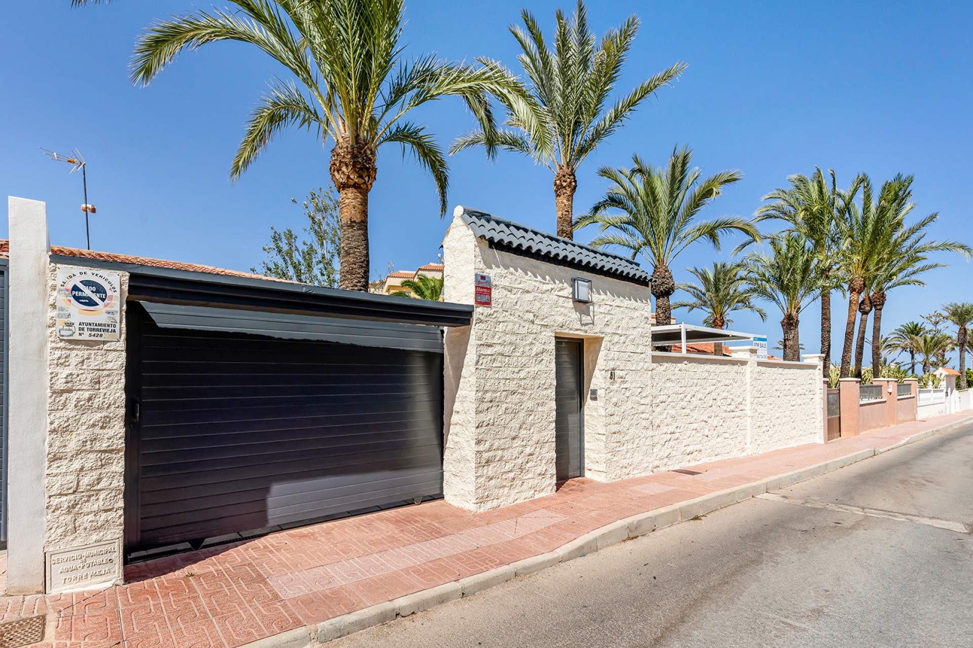 Resale - Villa -
Torrevieja - Rocio del mar