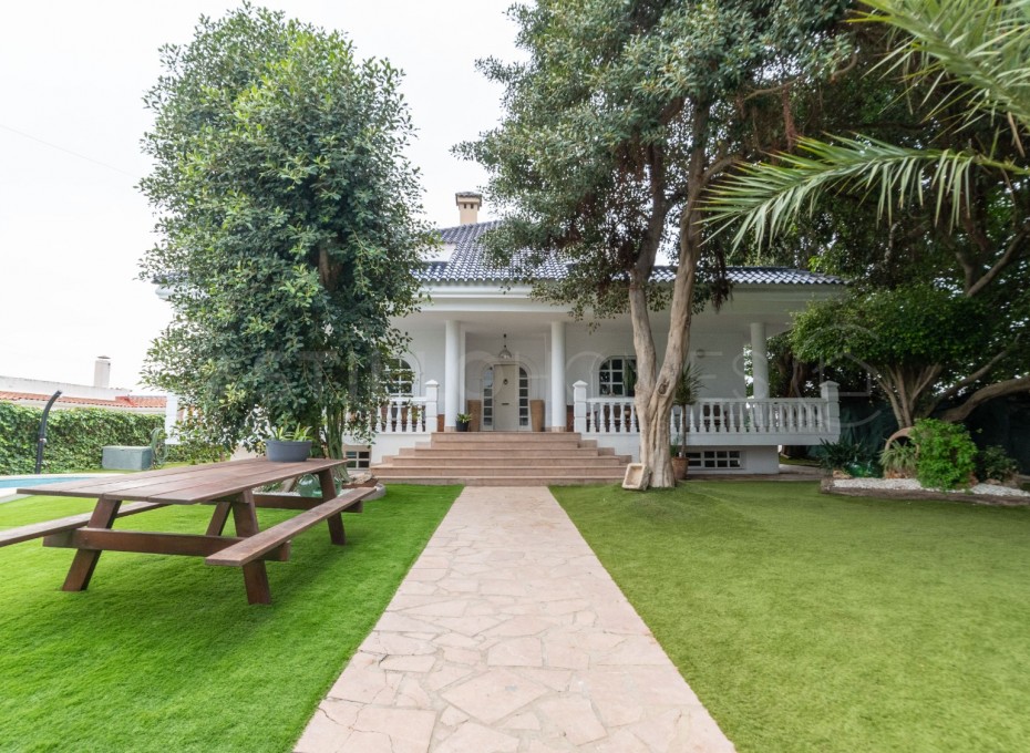 Resale - Villa -
Torrevieja - Torreta florida