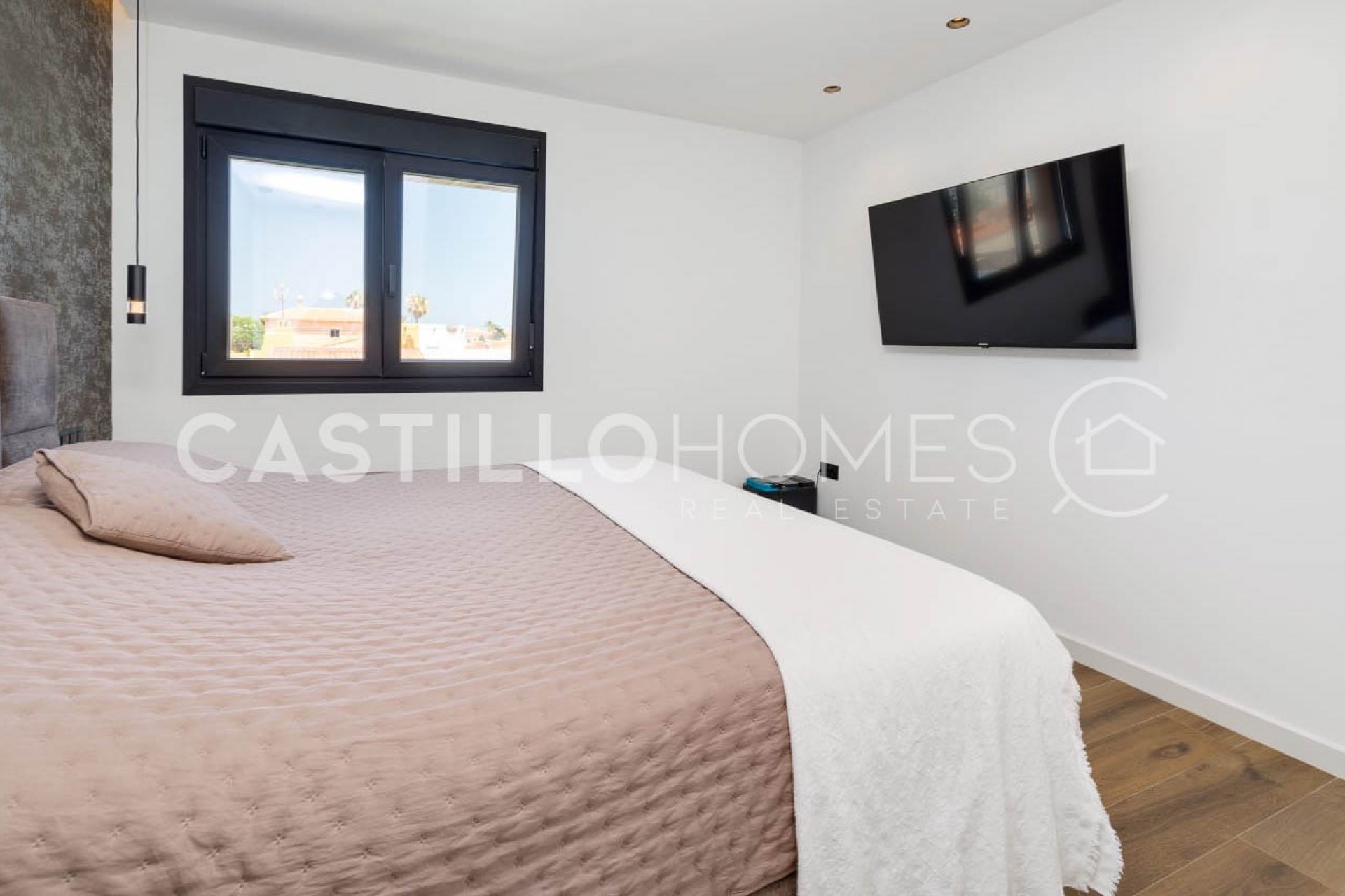 Resale - Villa -
Torrevieja - Torreta florida