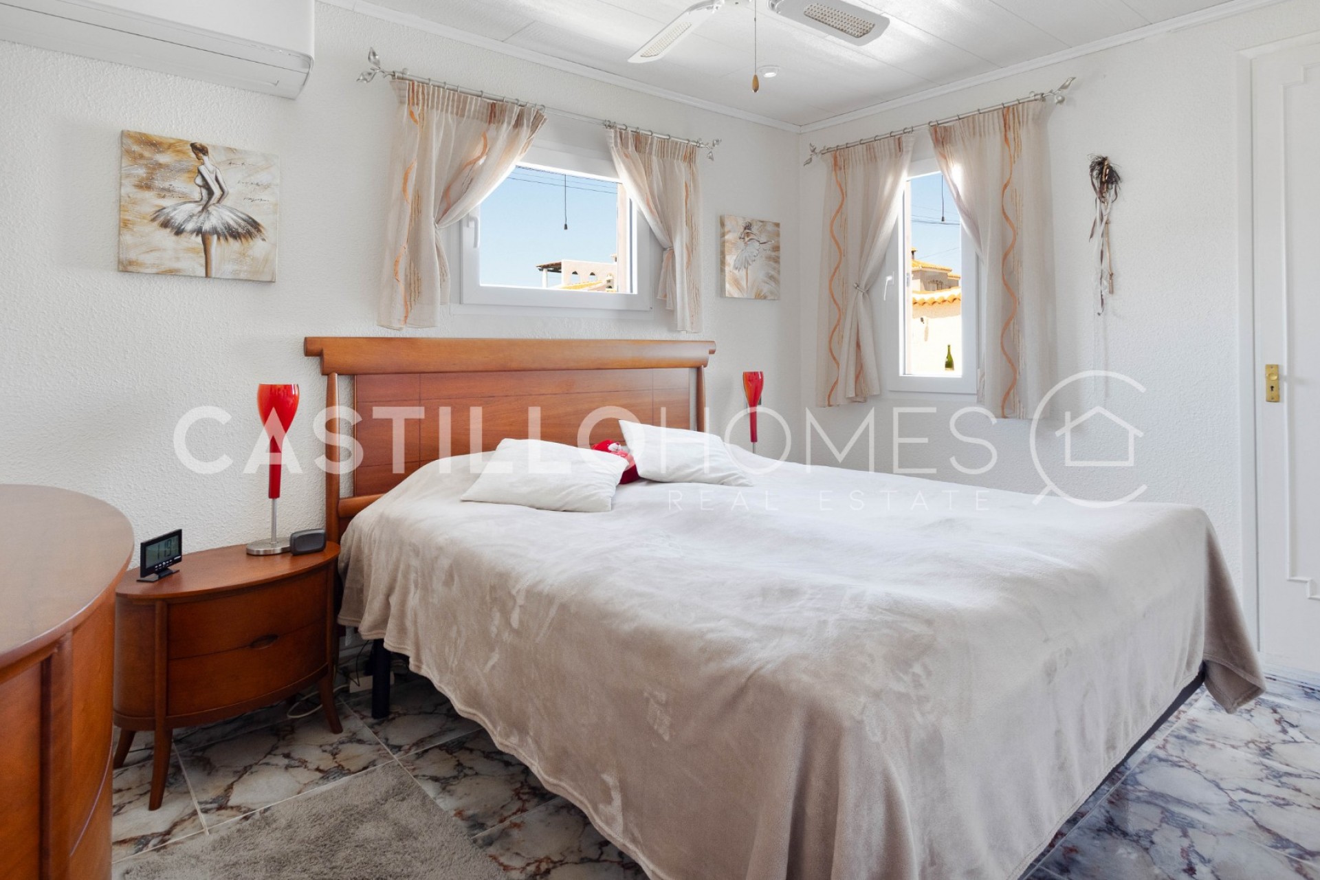 Resale - Villa -
Torrevieja - Torreta florida