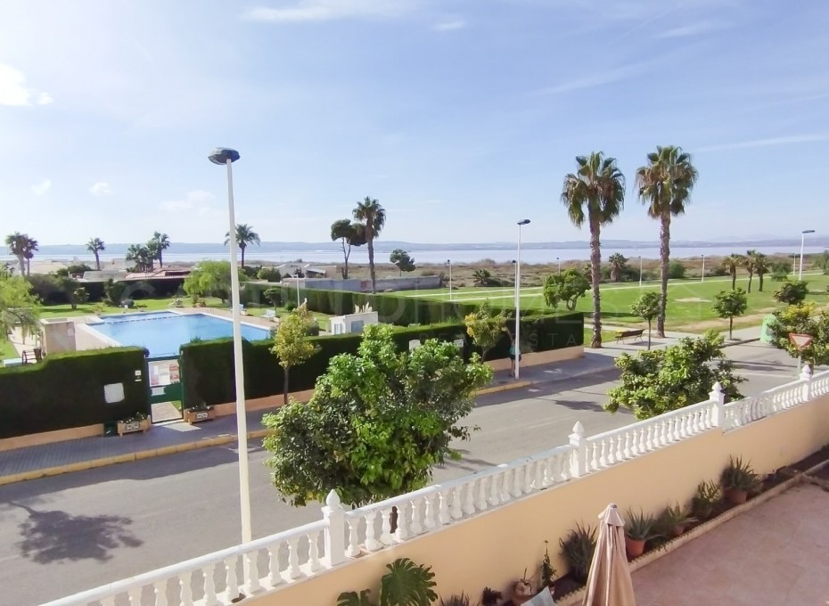 Resale - Villa -
Torrevieja - Torretas