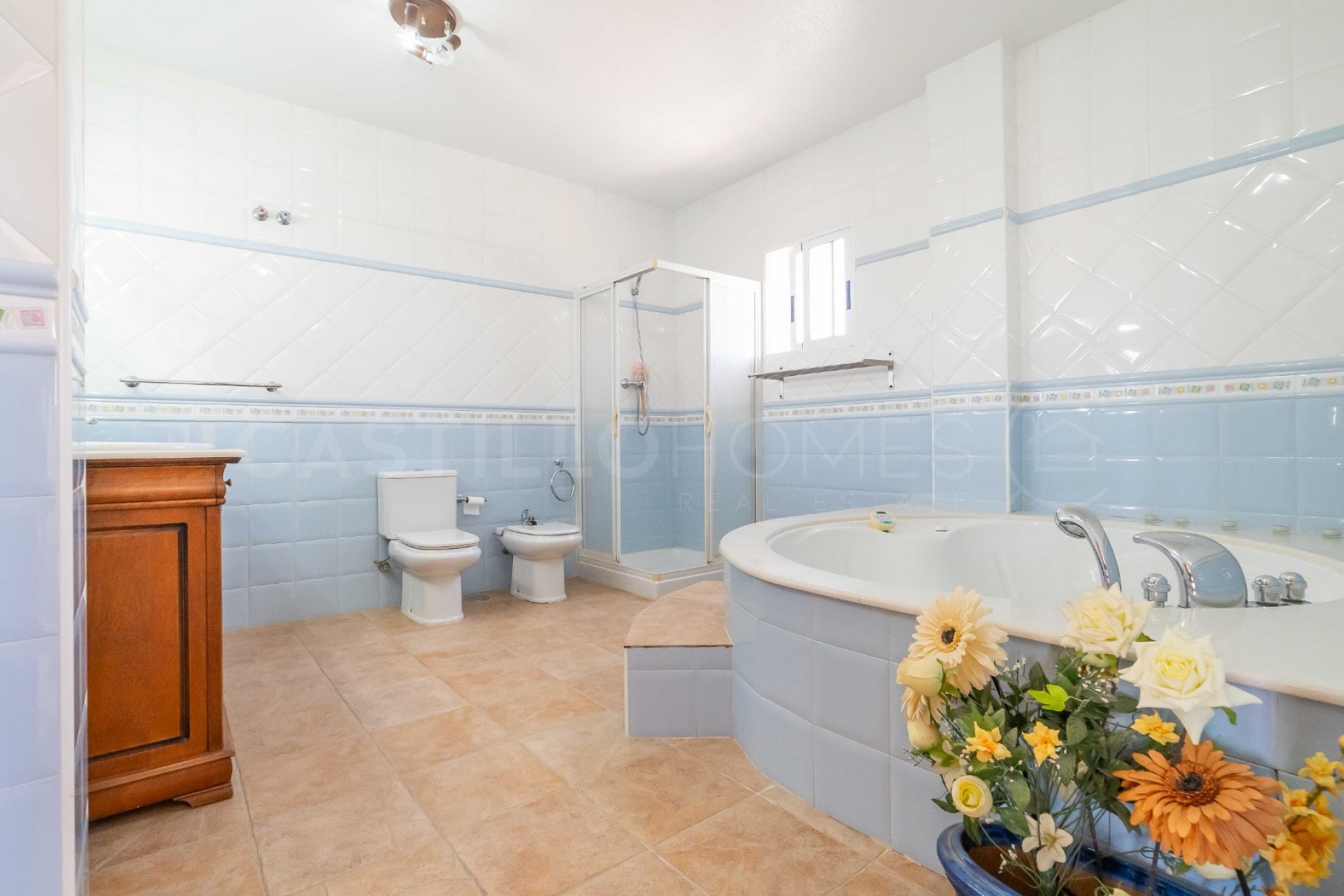 Resale - Villa -
Torrevieja - Torretas