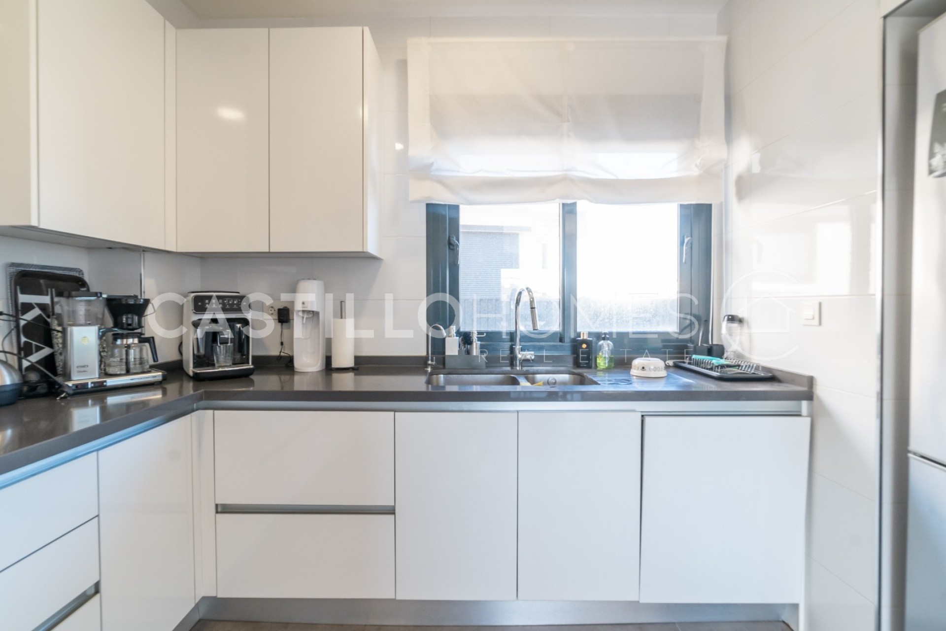 Resale - Villa -
Torrevieja - Urb. Rosaleda