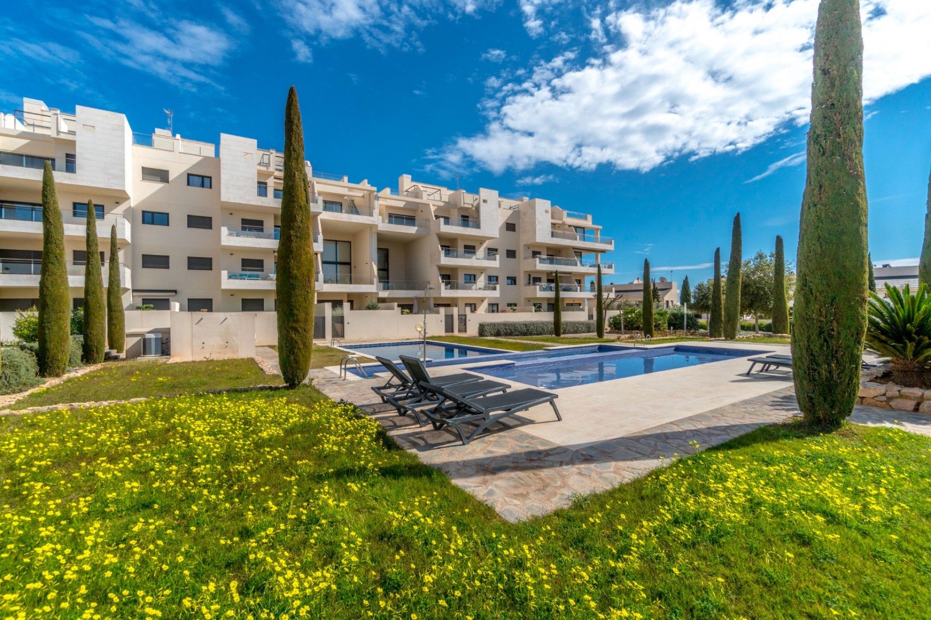 Resale - Villa -
Villamartin - Los Dolses