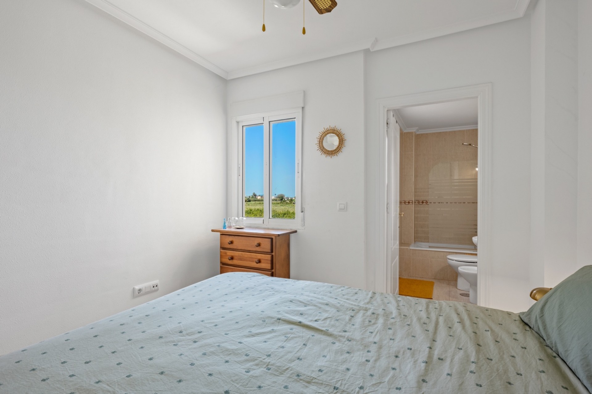 Reventa - 1. Apartment / flat -
Daya Nueva - Costa Blanca South