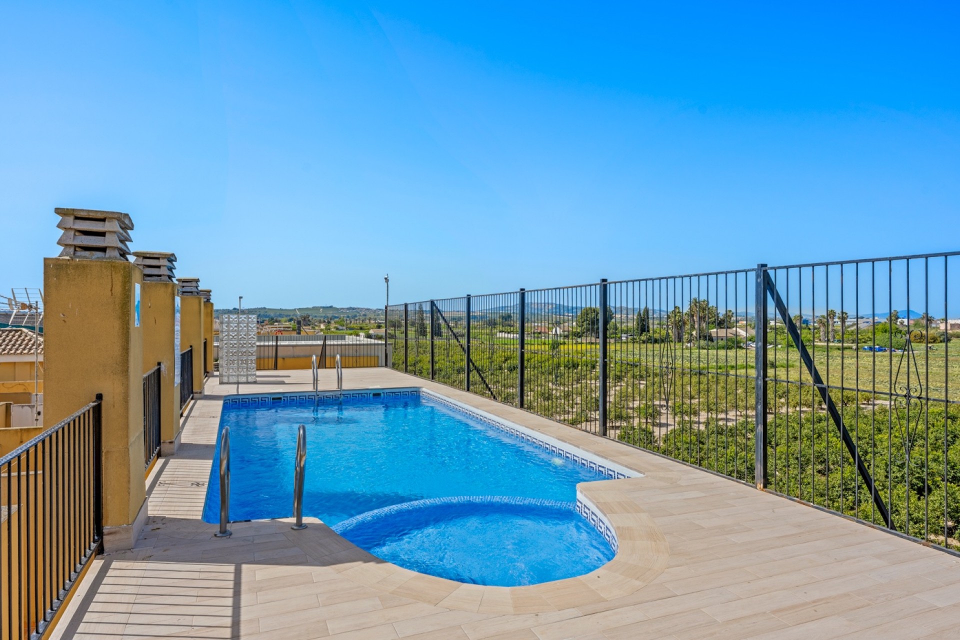 Reventa - 1. Apartment / flat -
Daya Nueva - Costa Blanca South