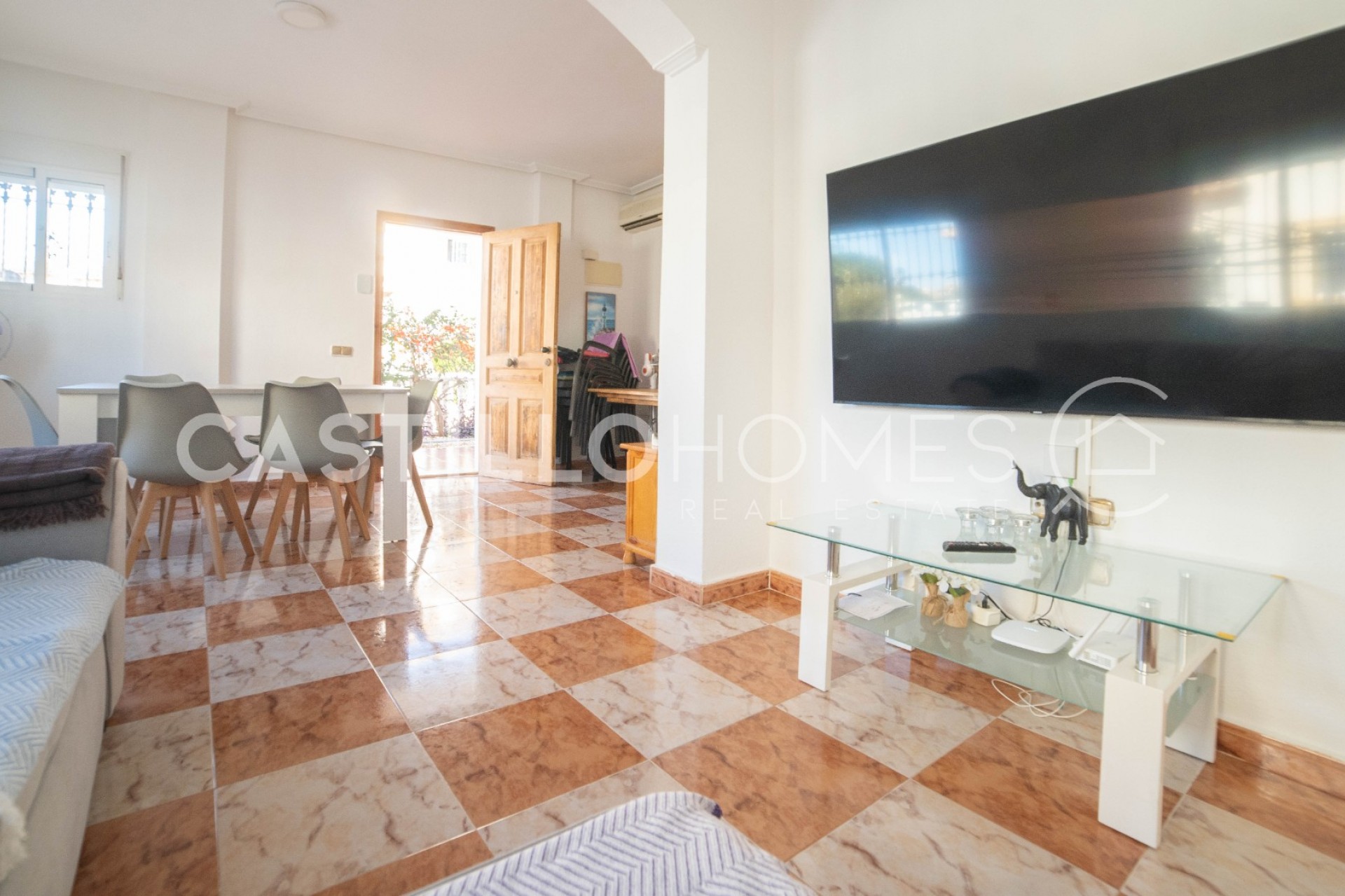 Reventa - Adosado -
Orihuela Costa - La Regia